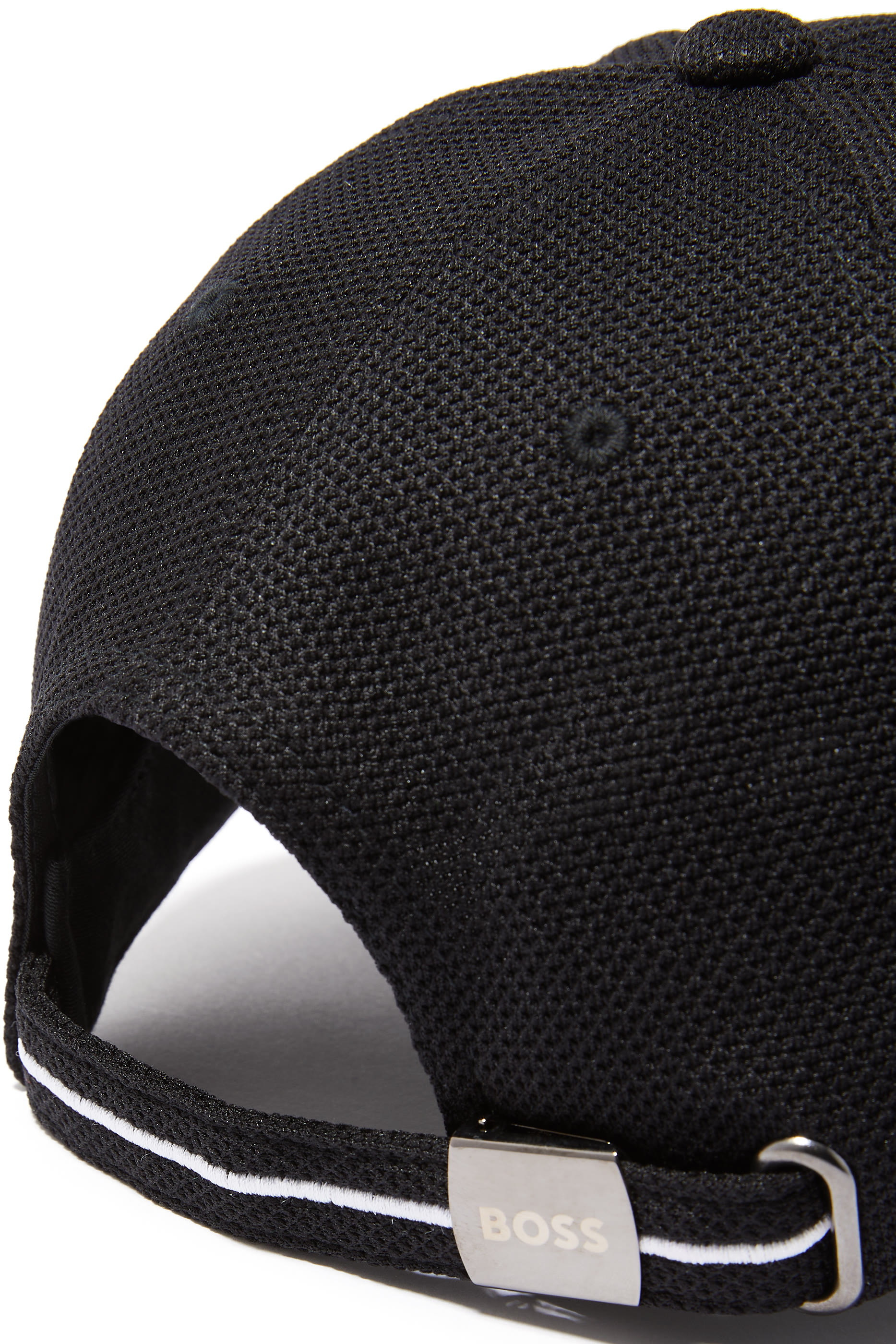 كاب مطرز بشعار الماركة