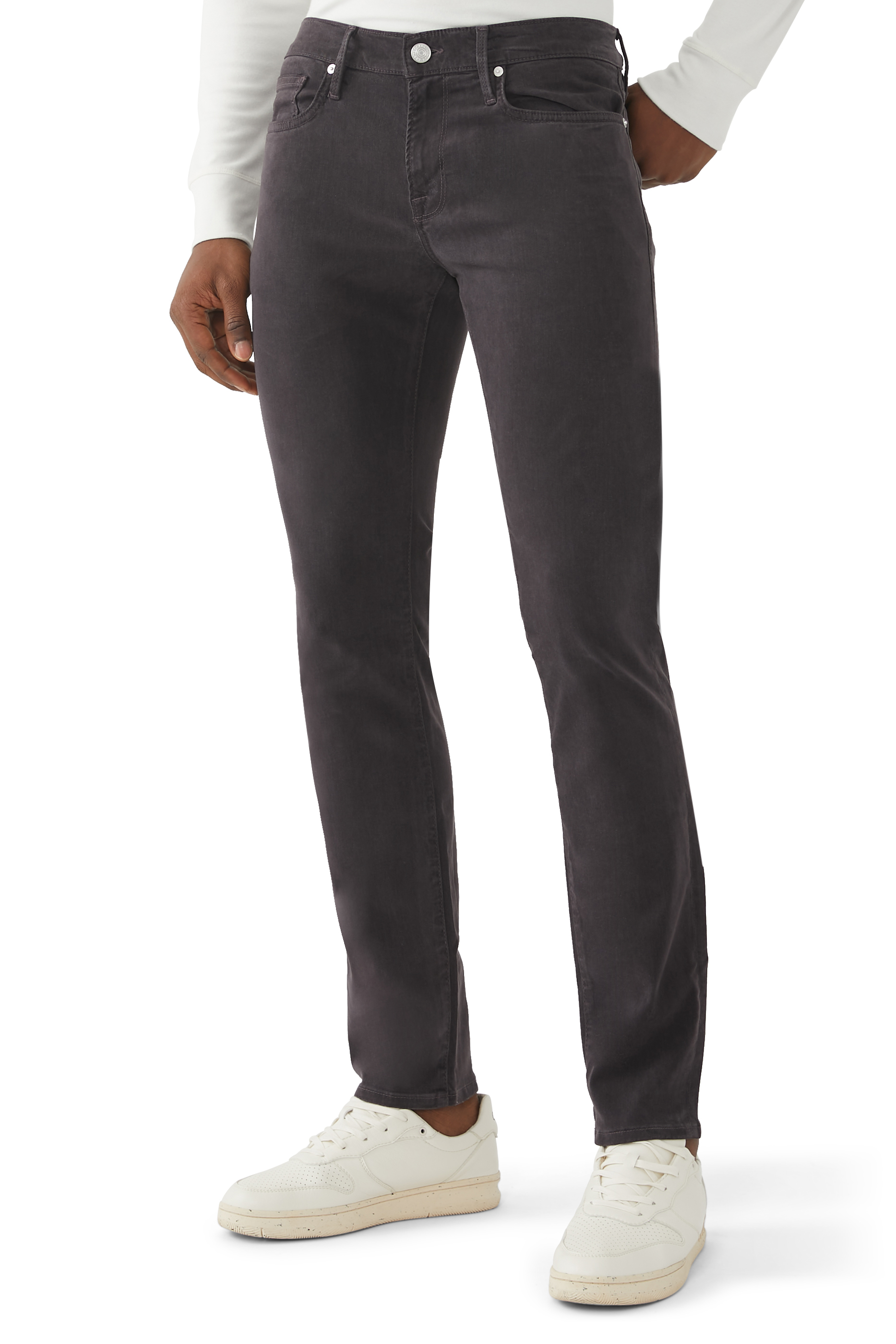 بنطال جينز لوم بقصة ضيقة