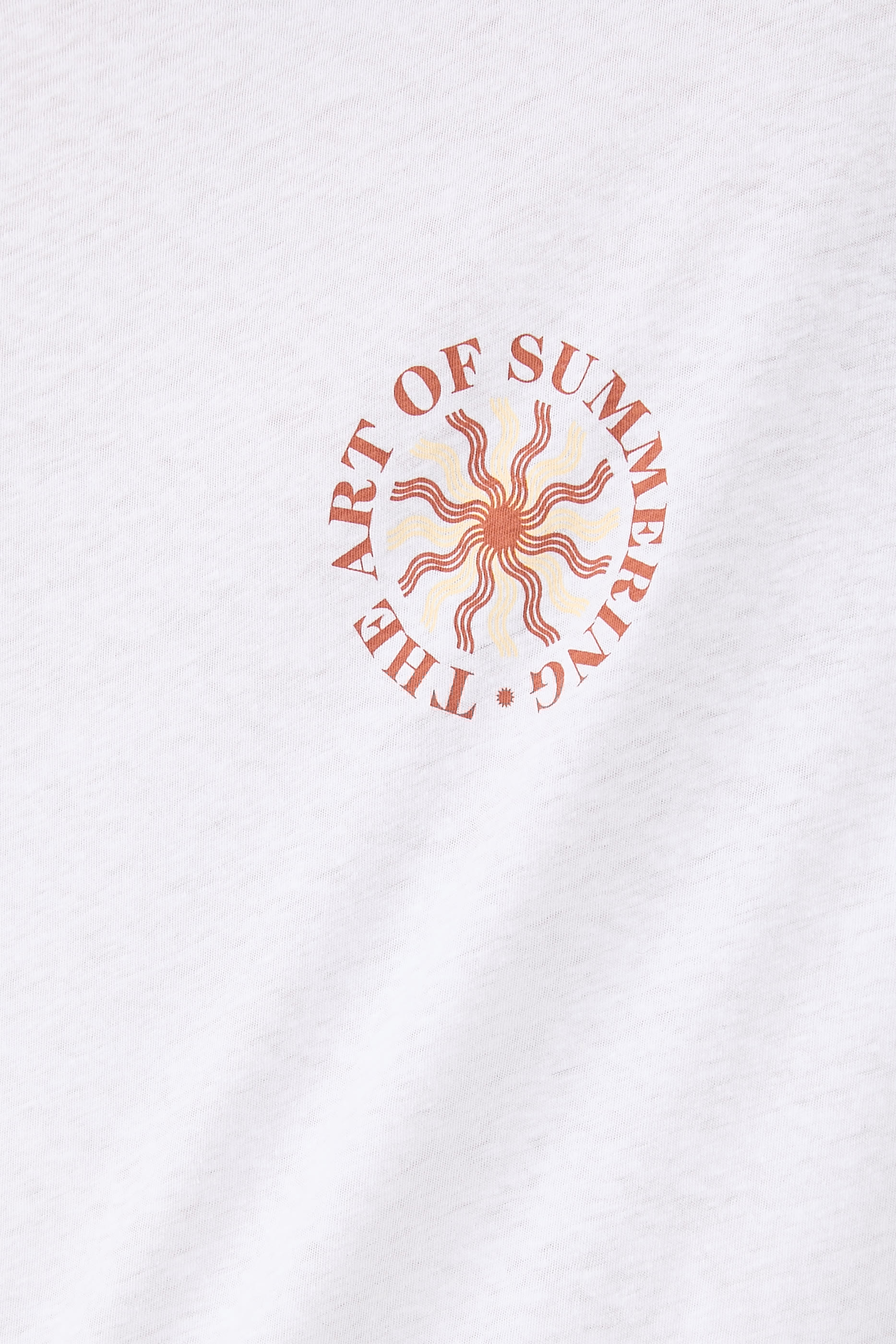 تيشيرت دينيس بنقشة