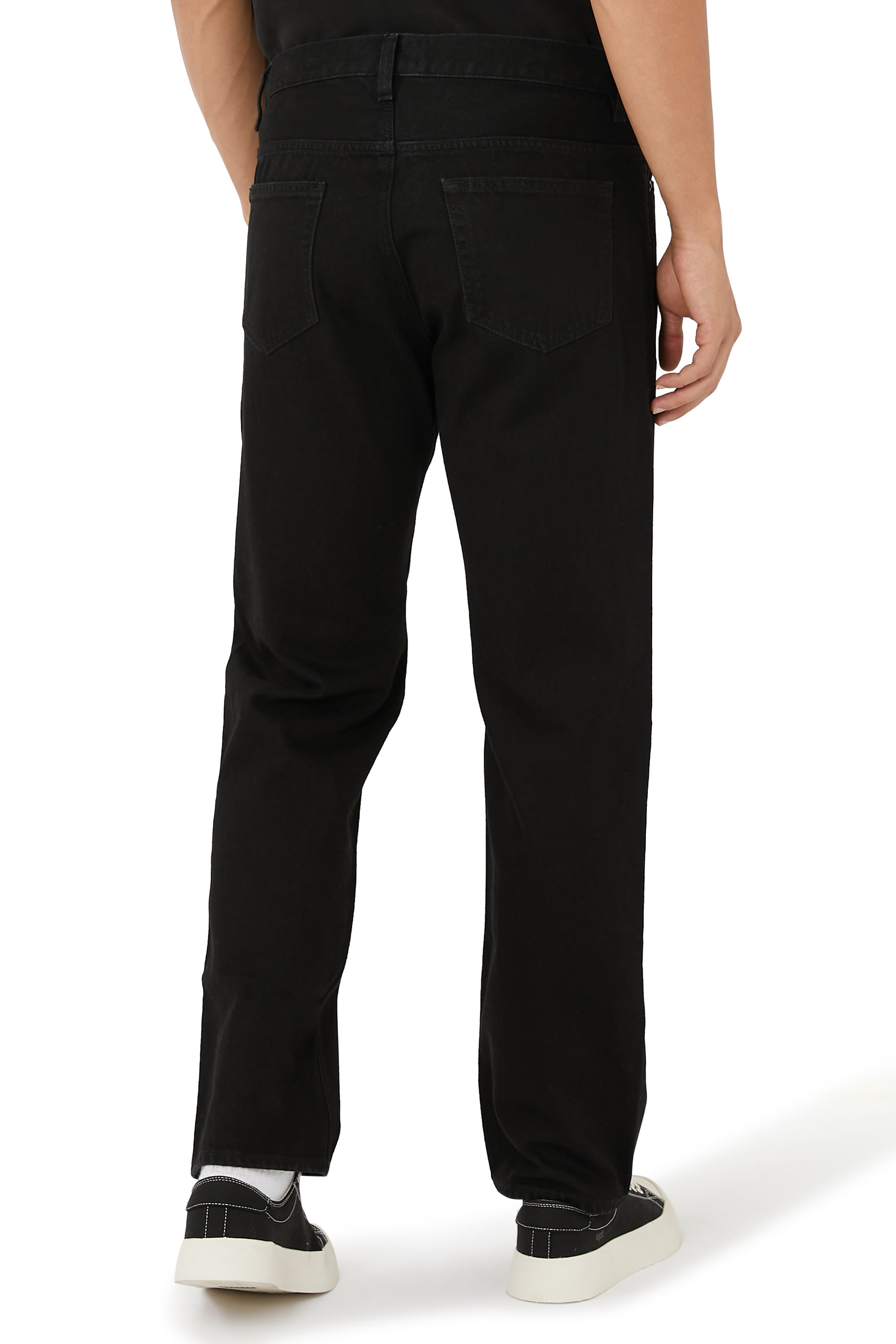 بنطال جينز بقصة ساق مستقيمة