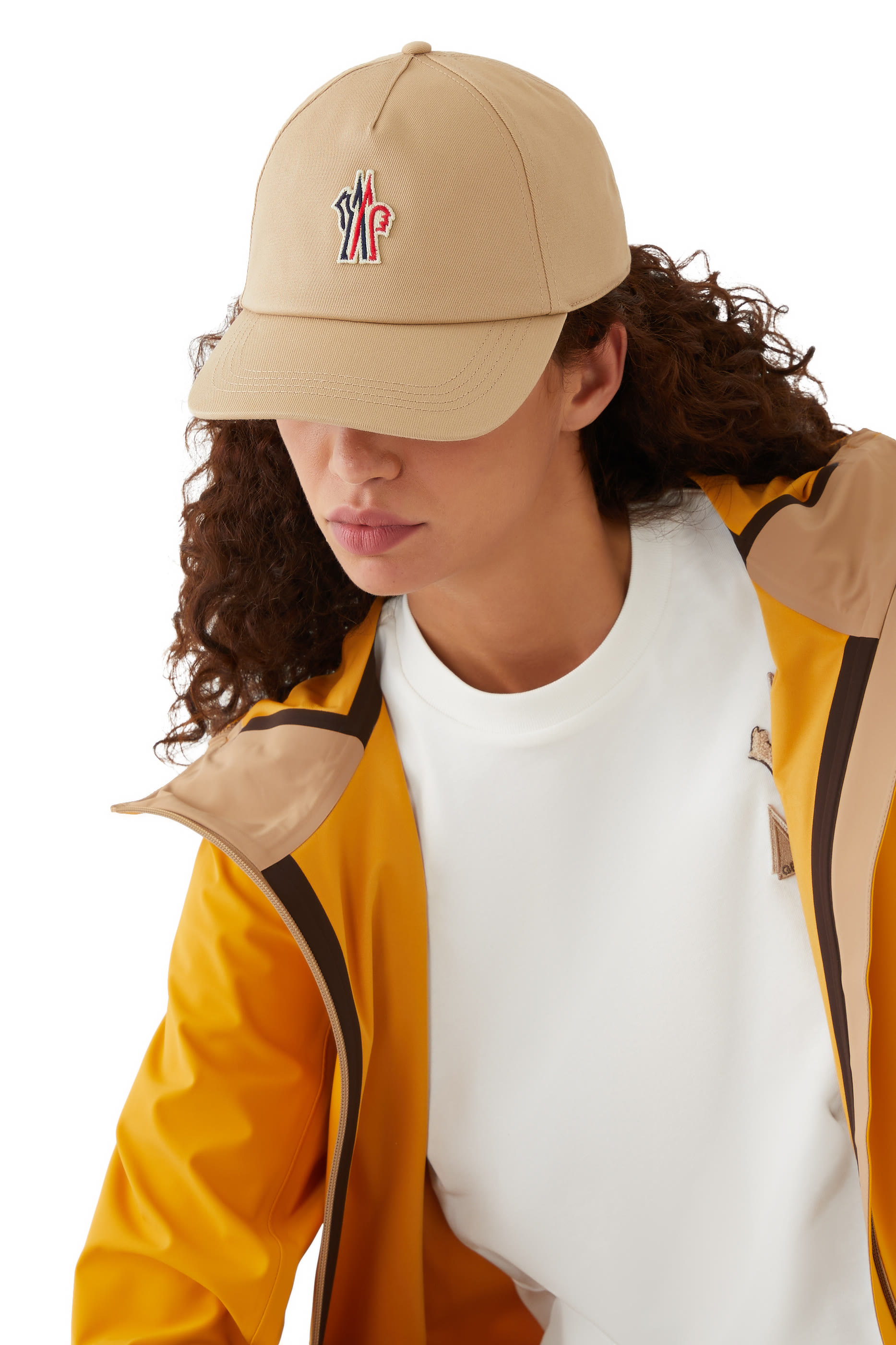 كاب بيسبول بشعار الماركة