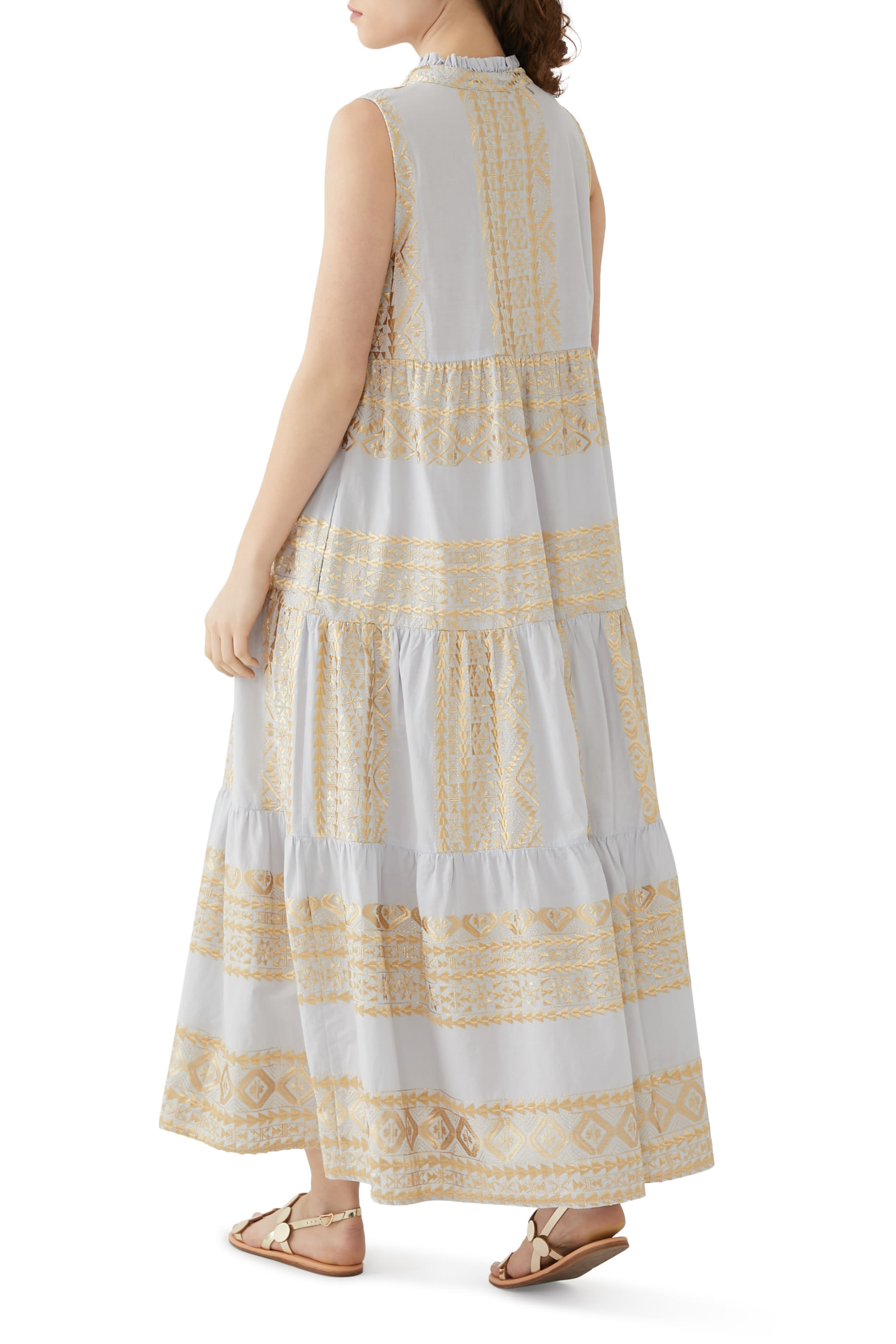 فستان متوسط الطول بتطريزات