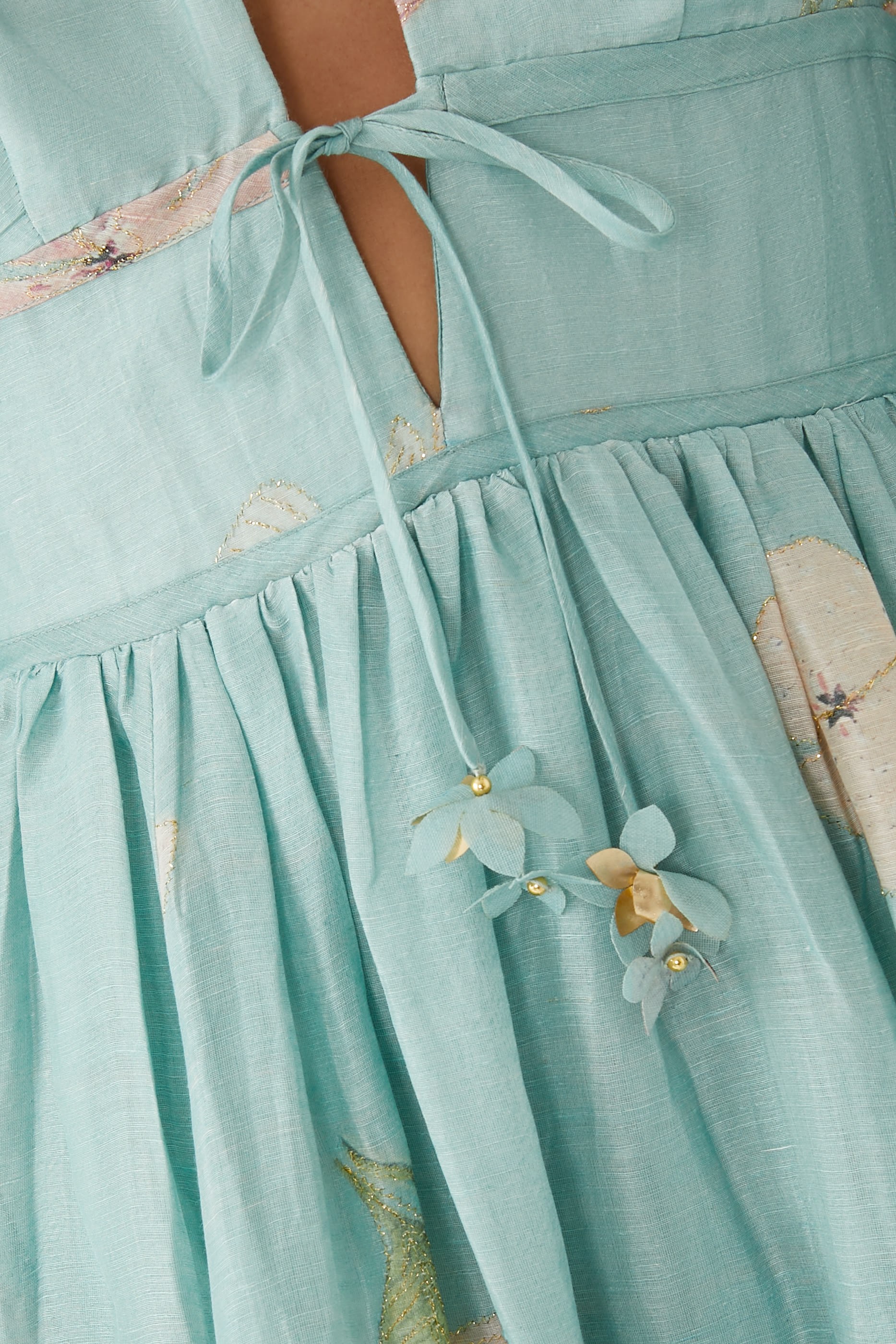 فستان سهرة إيلومينايت درون بأكمام منفوخة