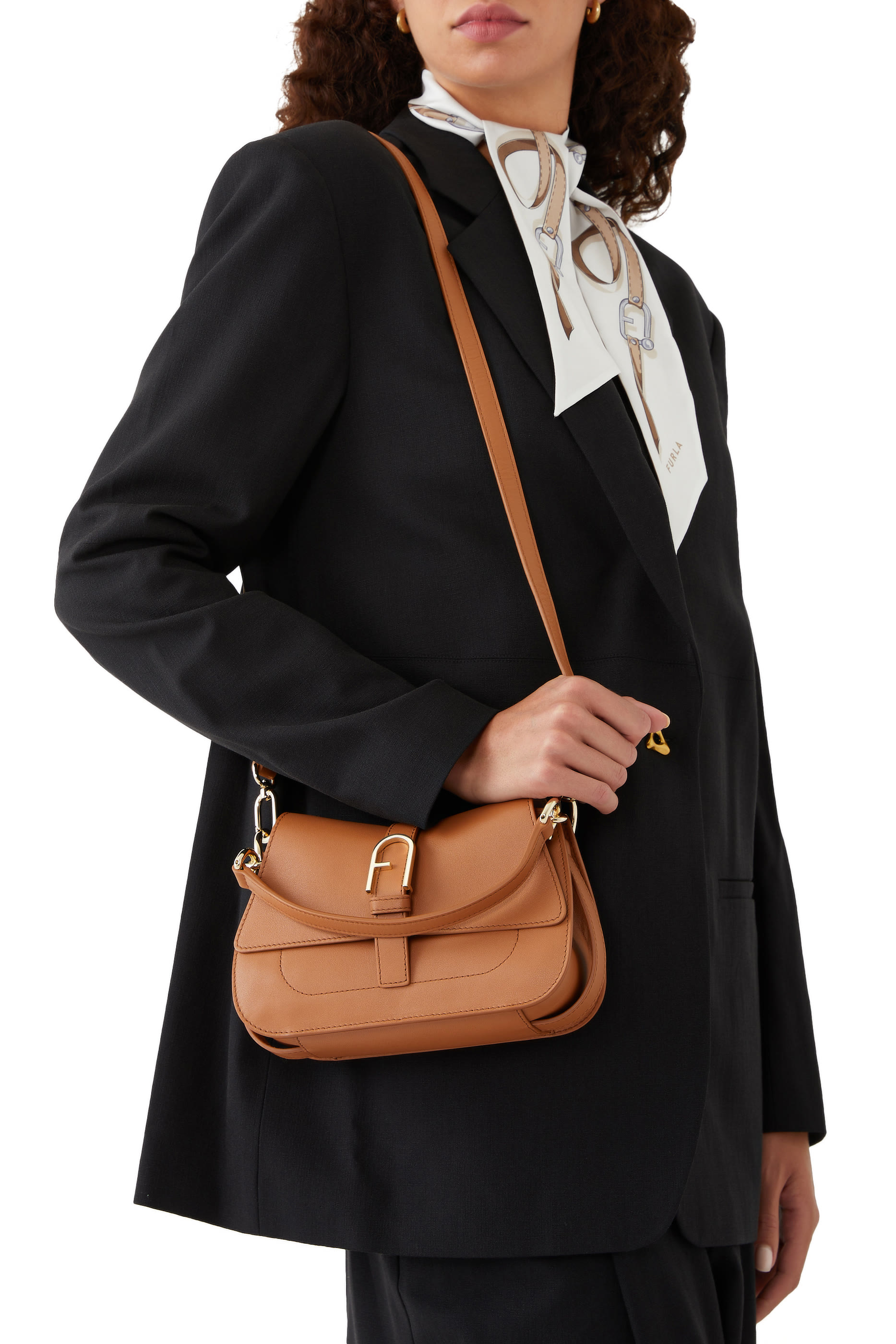 حقيبة فلو صغيرة بيد علوية