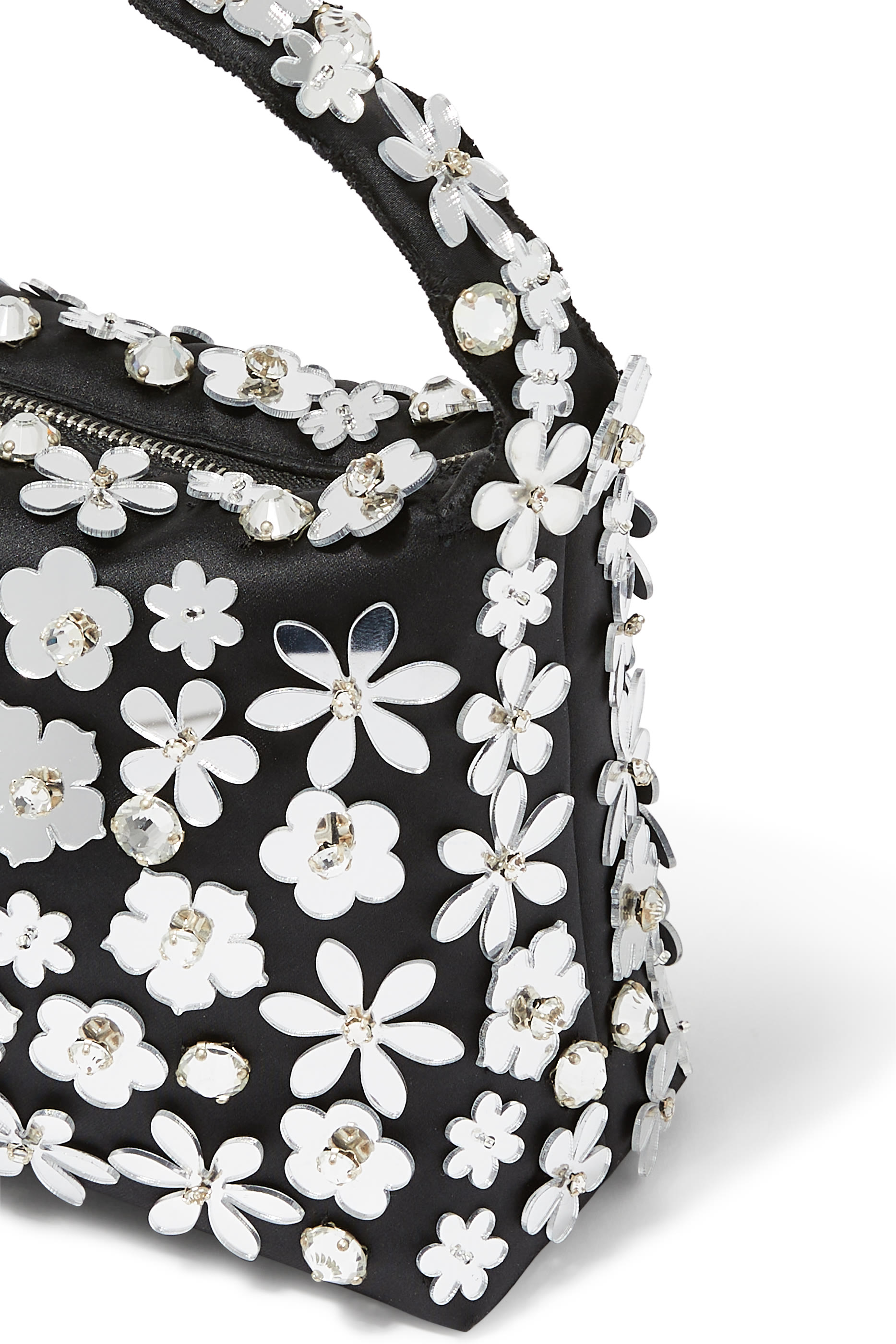 حقيبة ميا بتفاصيل لامعة