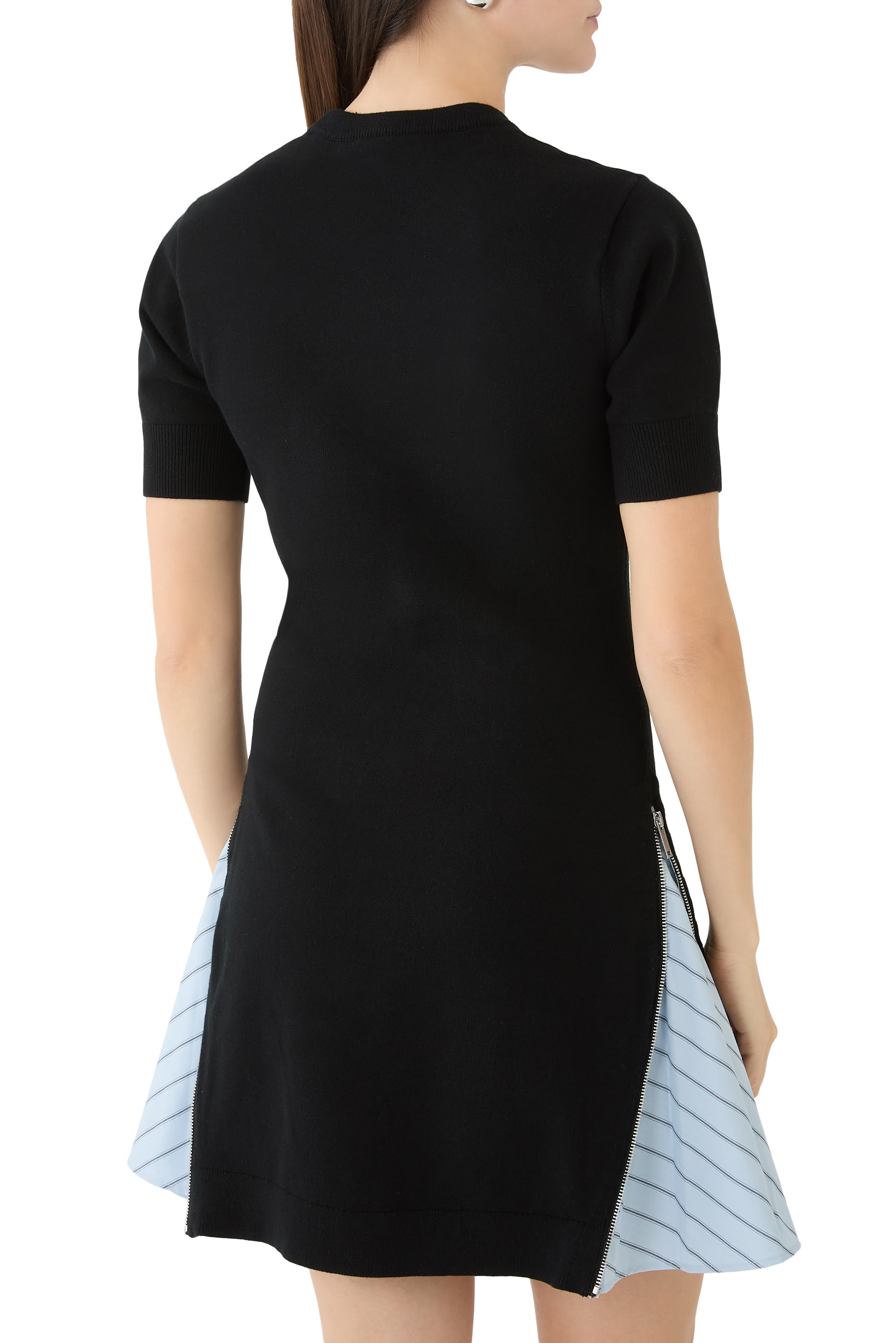 فستان قصير بأجزاء عريضة بسحاب