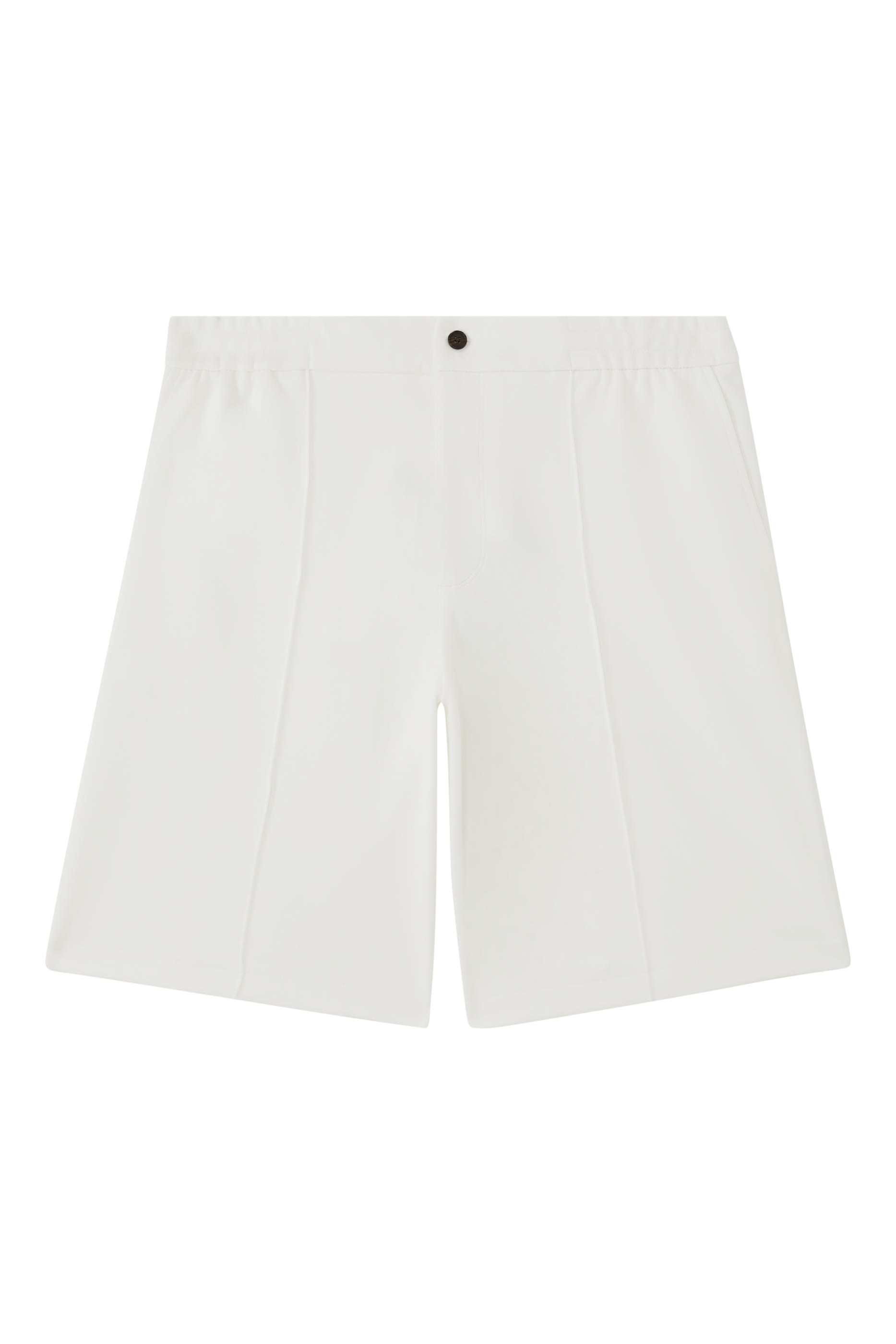 شورت بشعار الماركة