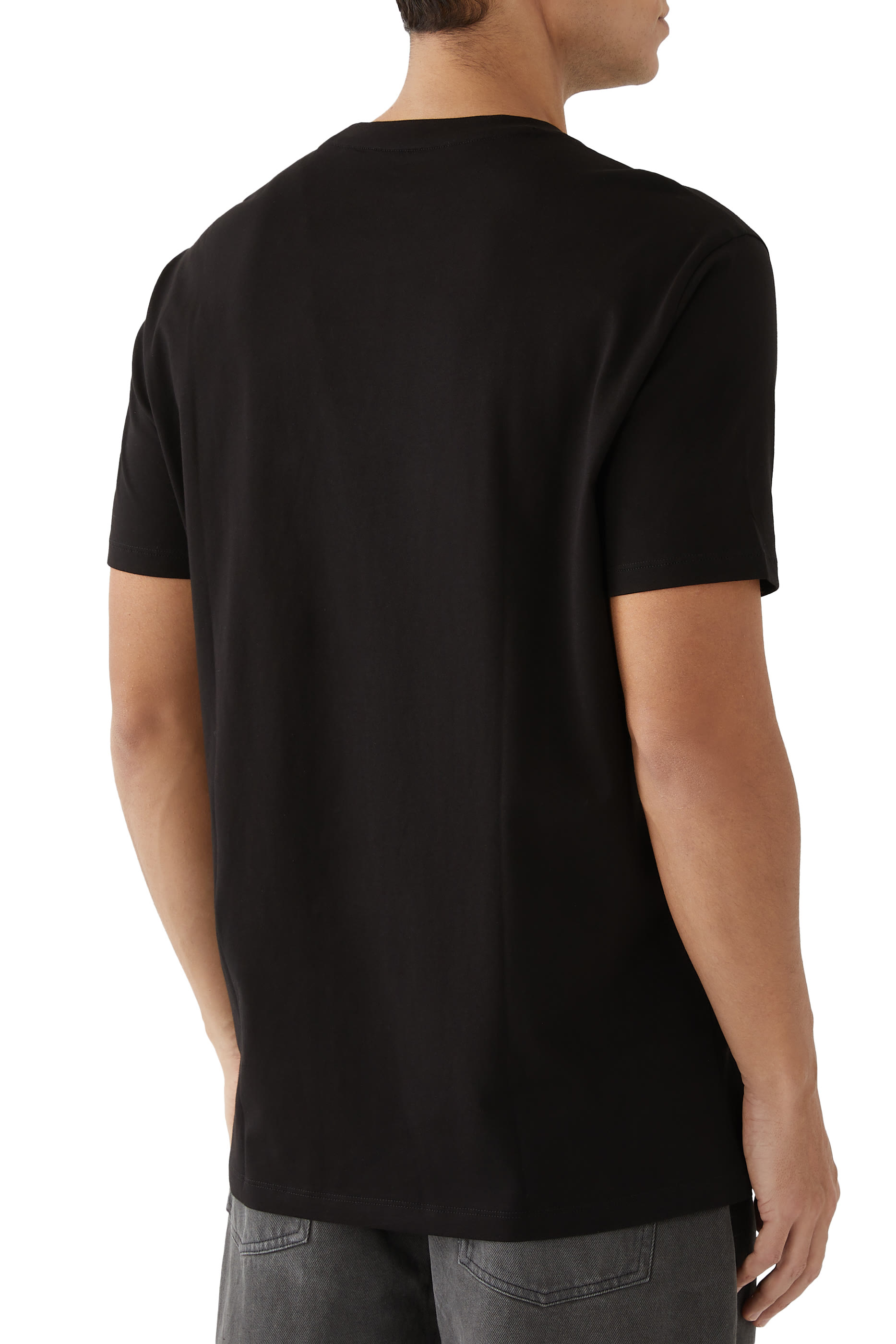 تيشيرت بشعار الماركة