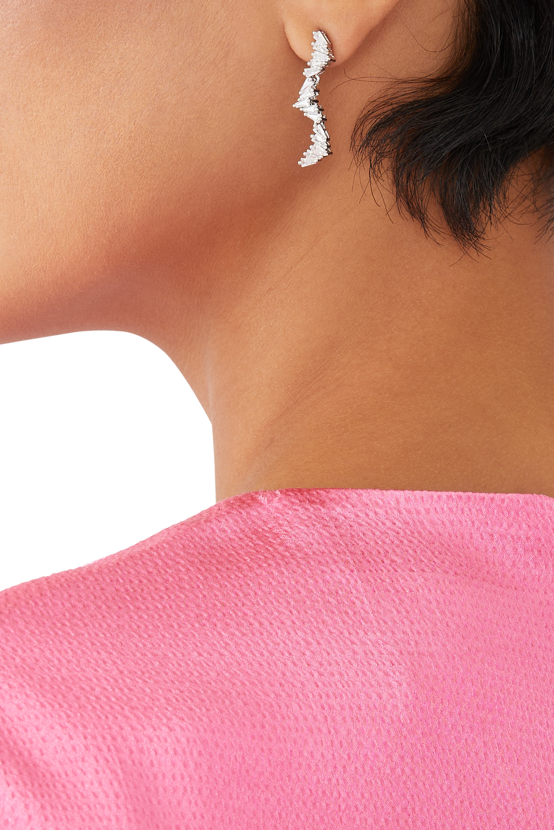 أقراط باغيت متعرجة مرصعة بأحجار زركونيا، نحاس مطلي بالروديوم