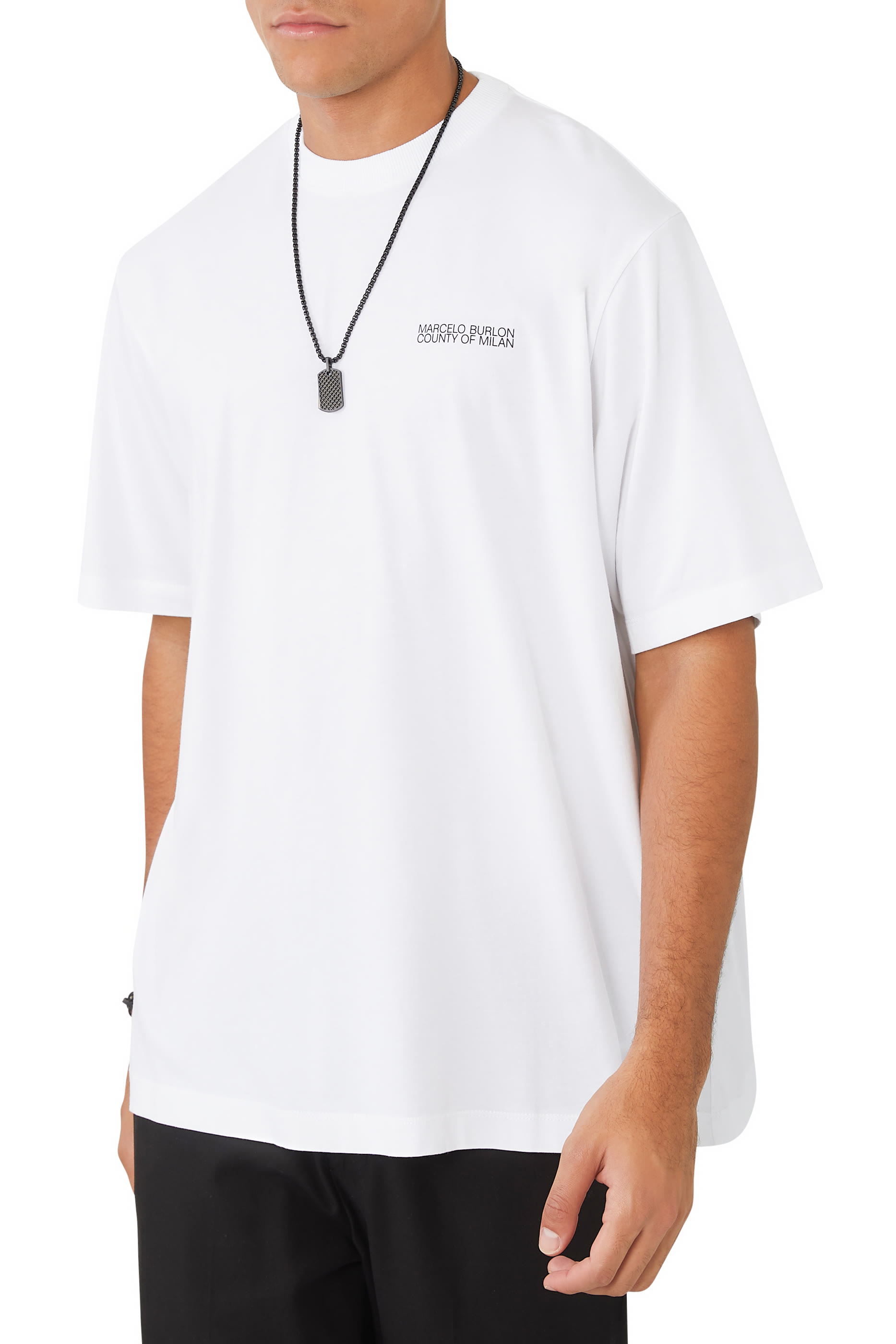 تيشيرت بنقشة شعار معين