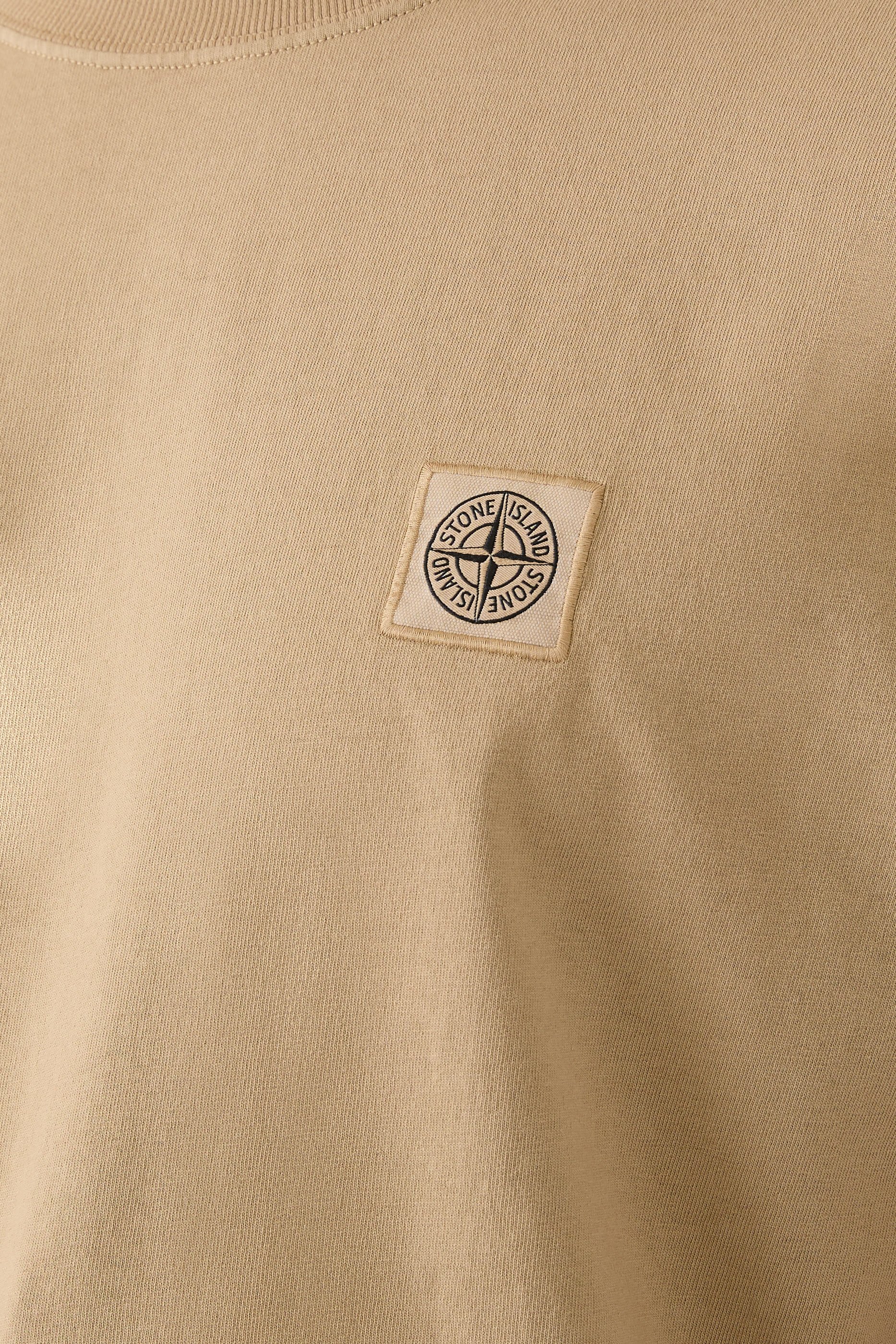 تيشيرت بأكمام قصيرة