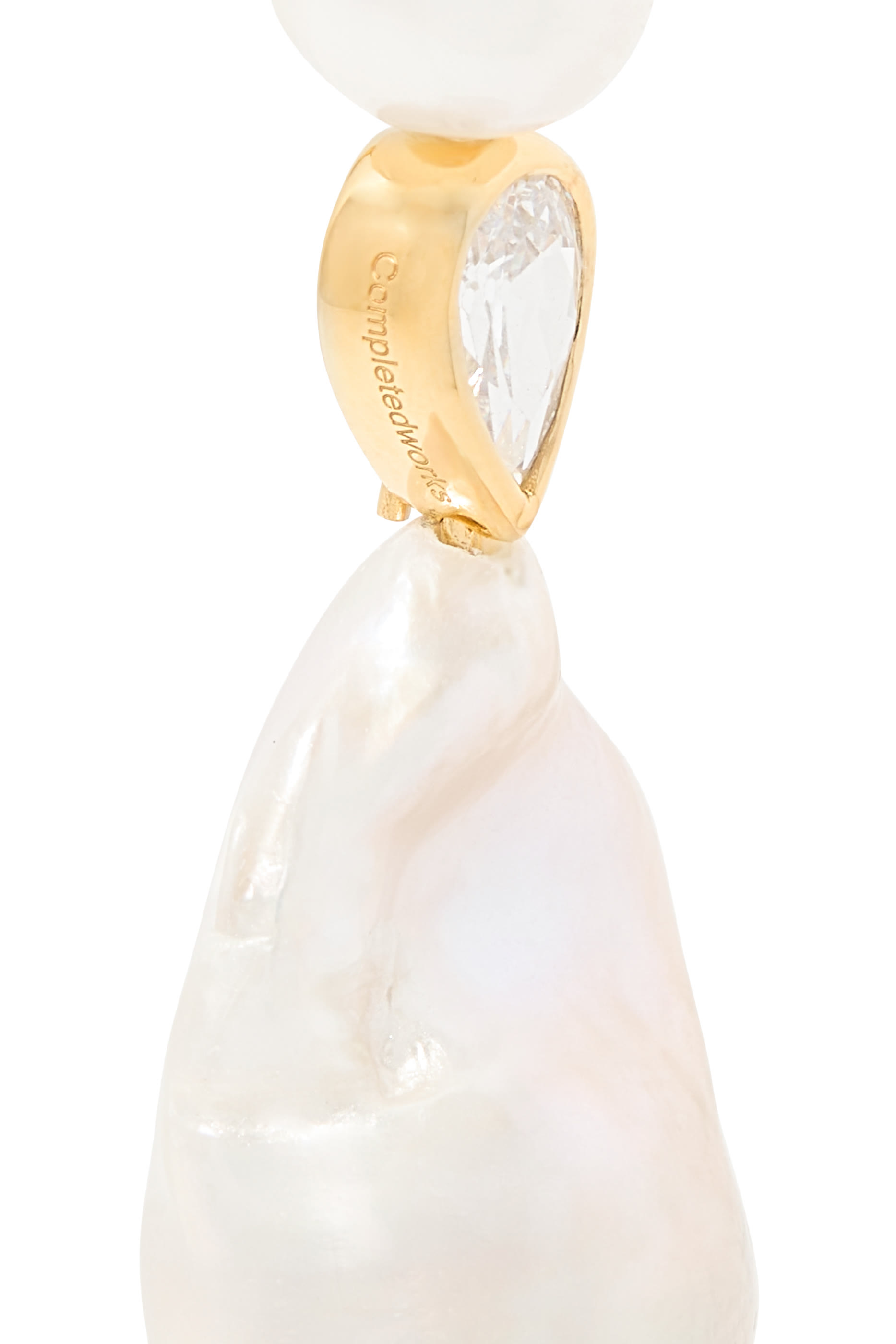 أقراط بولب مرصعة بلؤلؤ باروكي وأحجار زركونيا مكعبة، فضة استرلينية معاد تويرها مطلية بذهب أصفر عيار 14