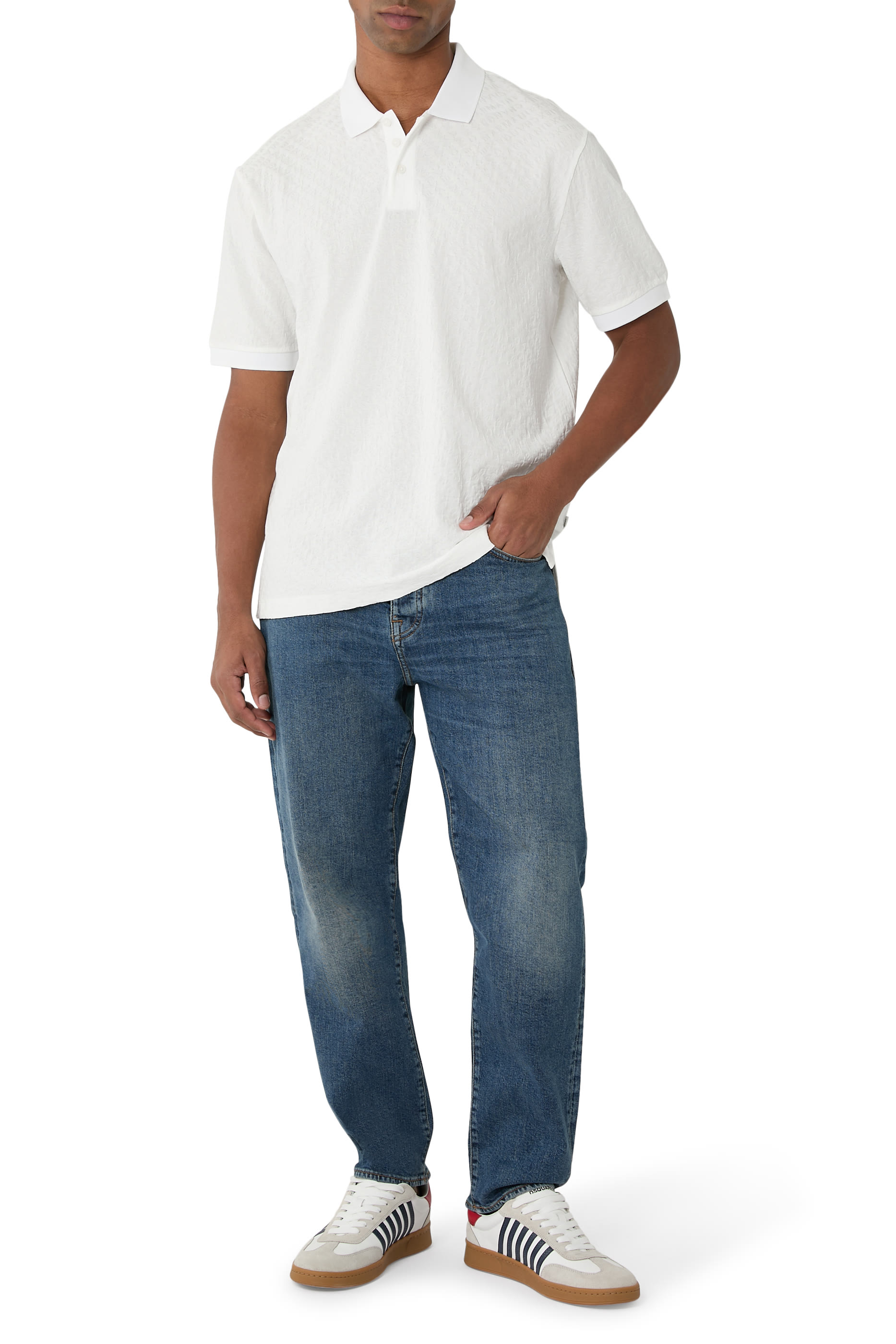 قميص بولو مزين بشعار الماركة