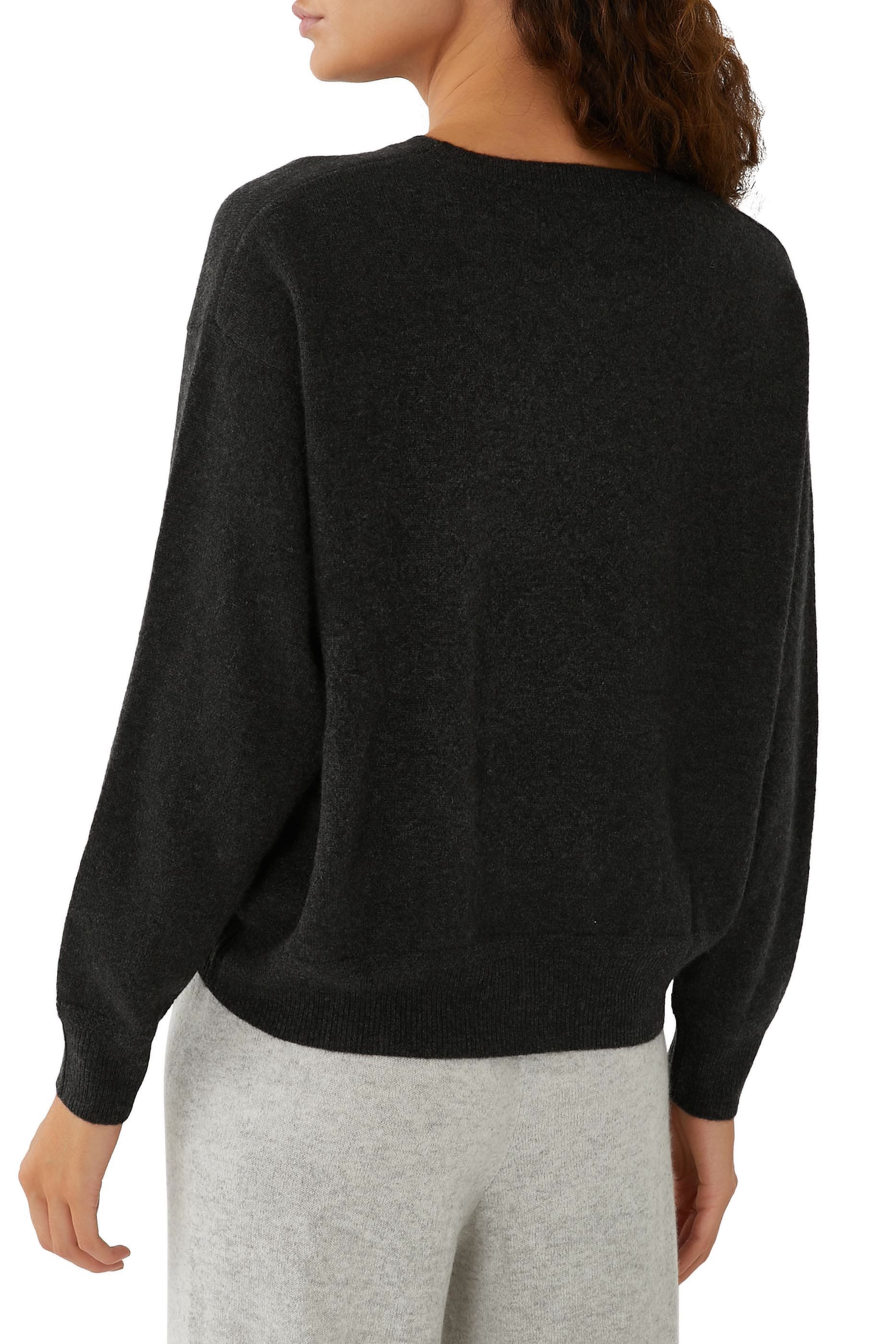 كنزة ماليبو بياقة ضيقة