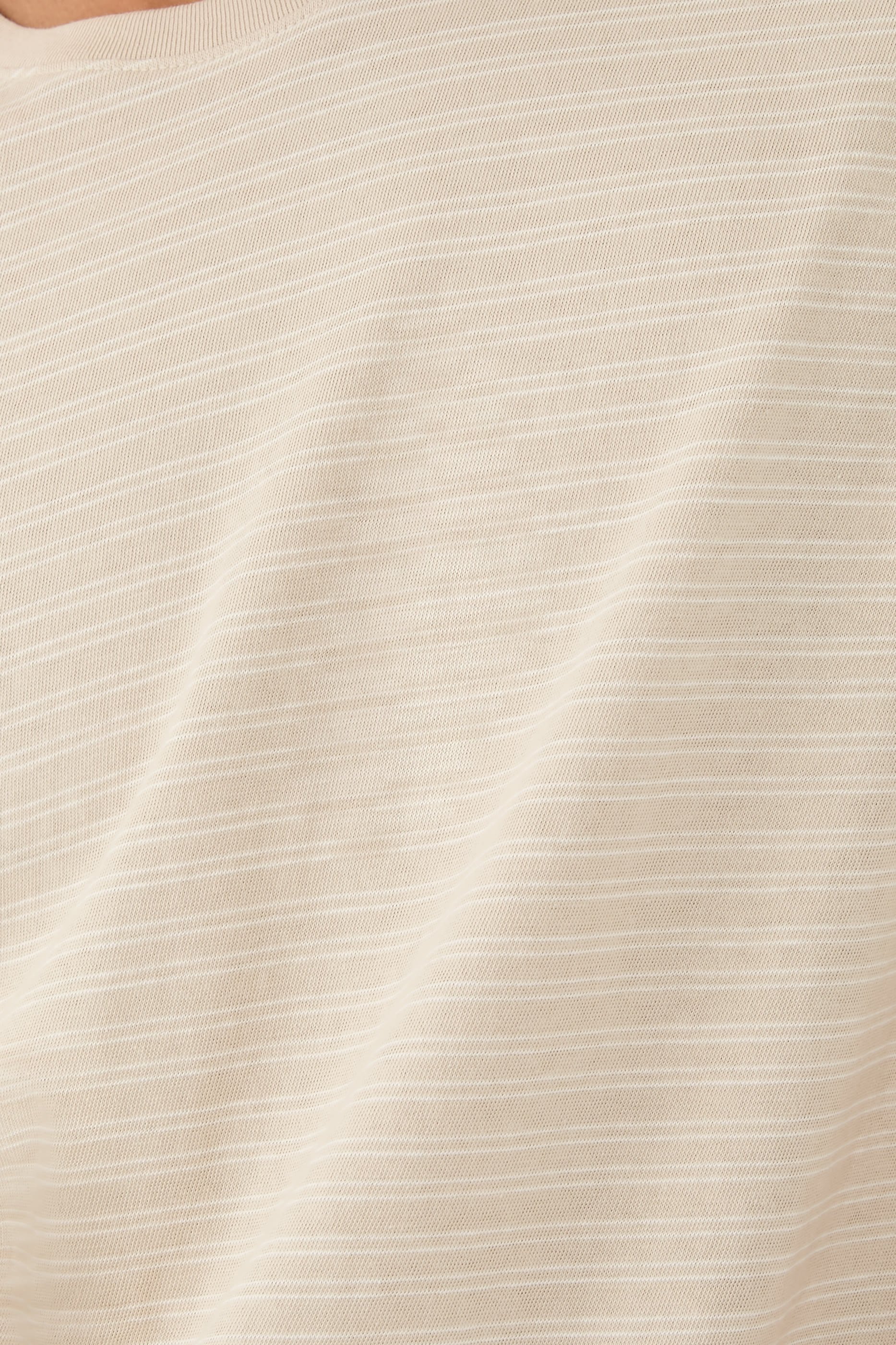 تيشيرت مخطط منسوج بياقة ضيقة وقصة فضفاضة