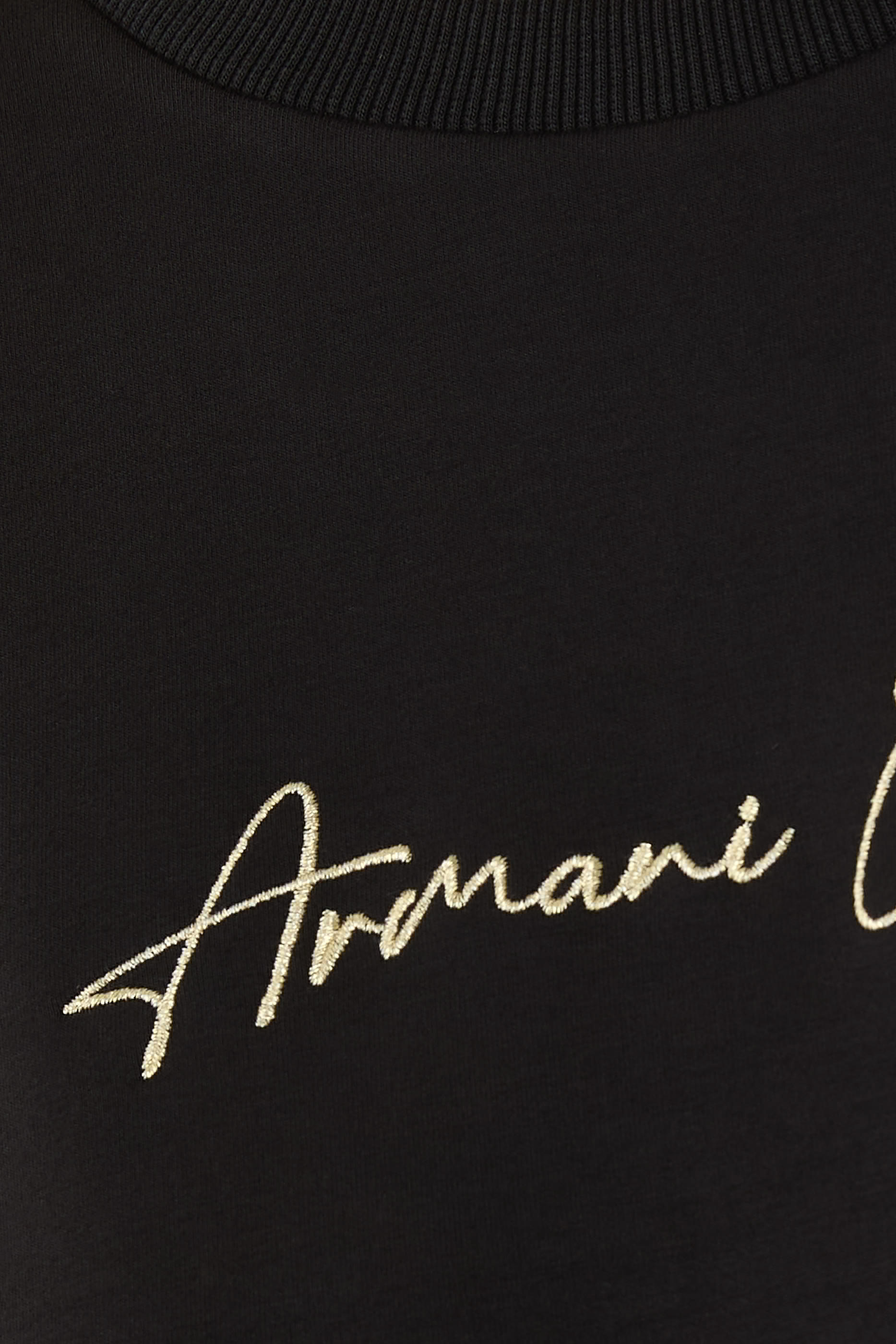 سويت شيرت أساسي بياقة ضيقة