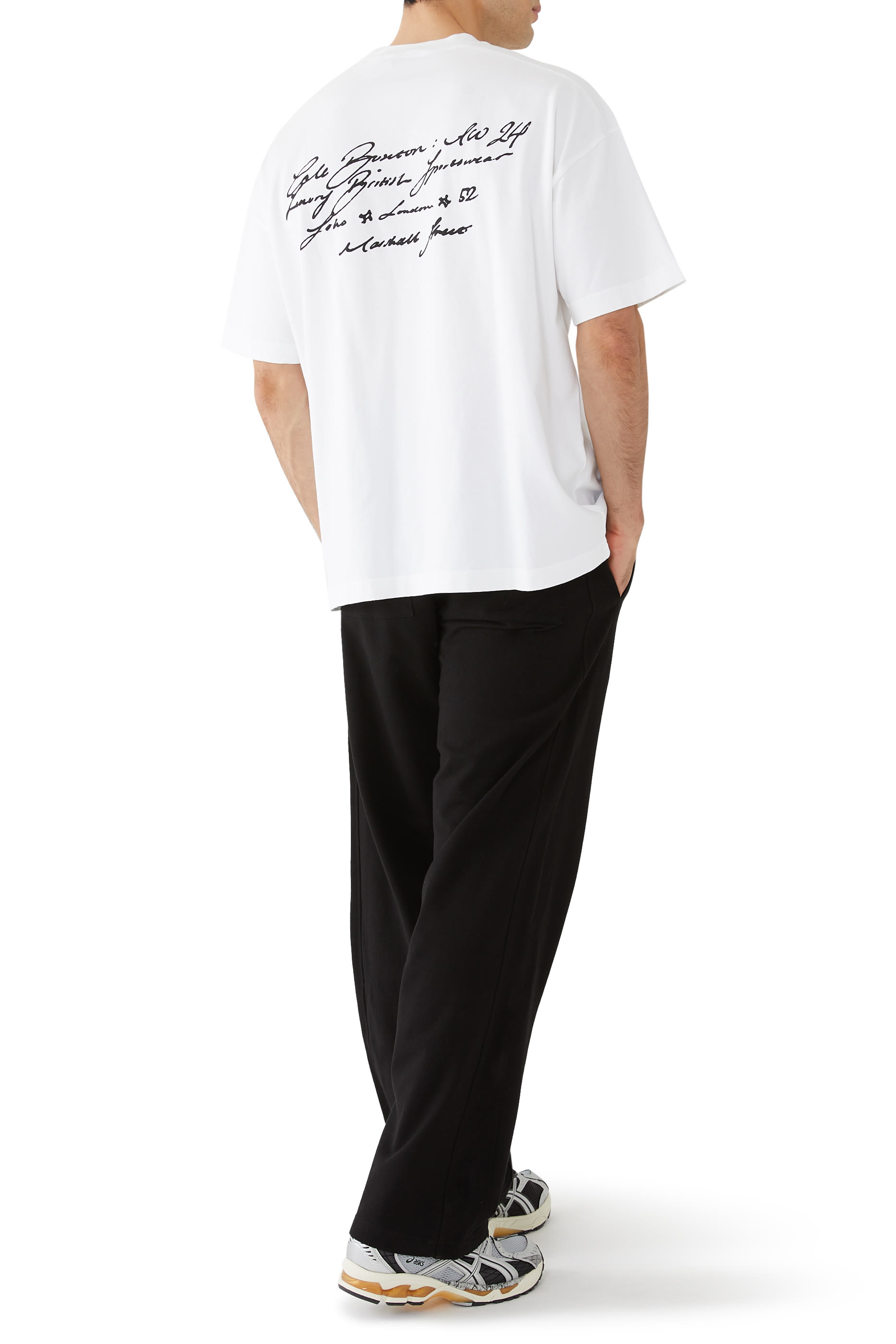 تيشيرت بشعار الماركة