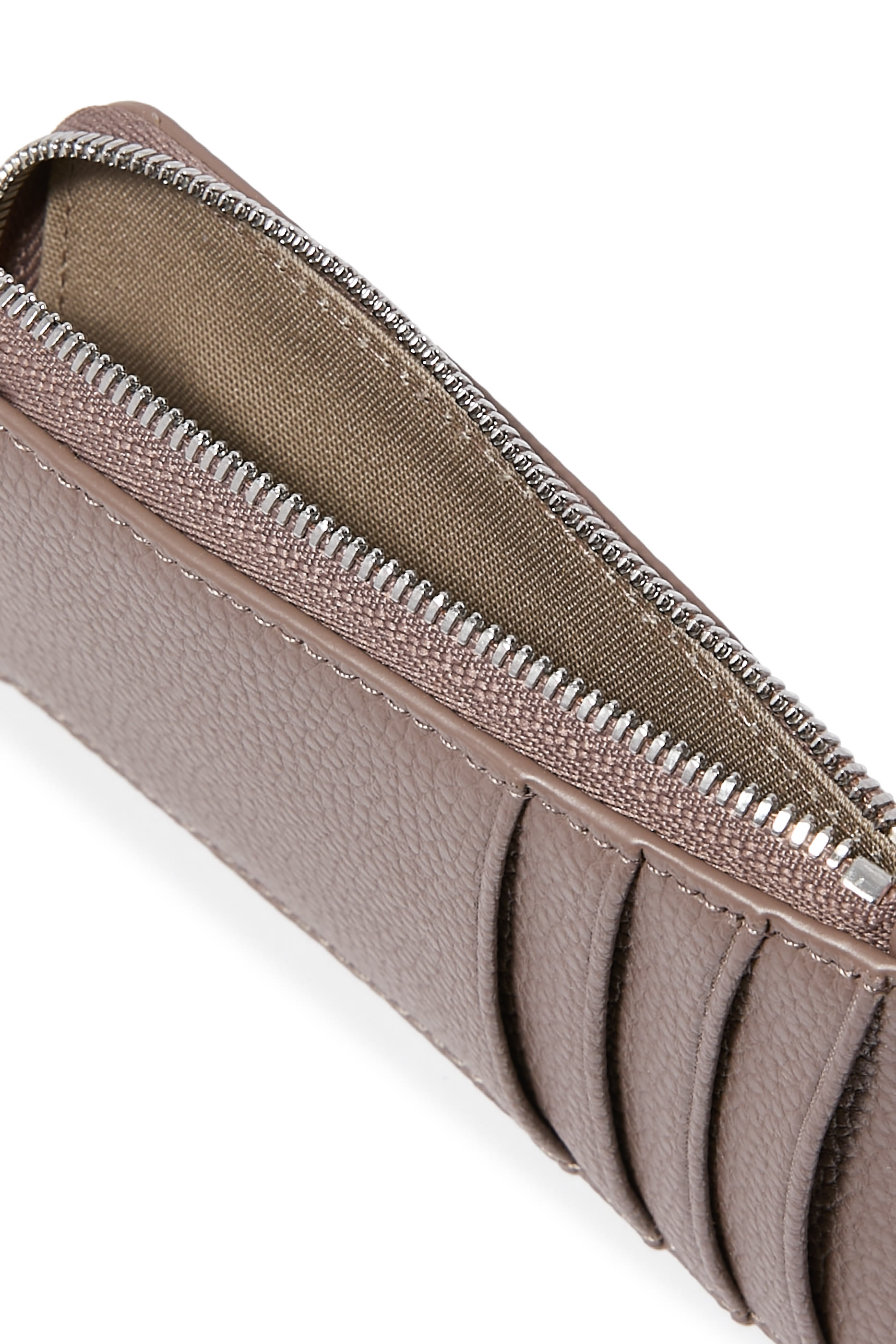 حافظة بطاقات بطبعة شعار الماركة جلد غزال