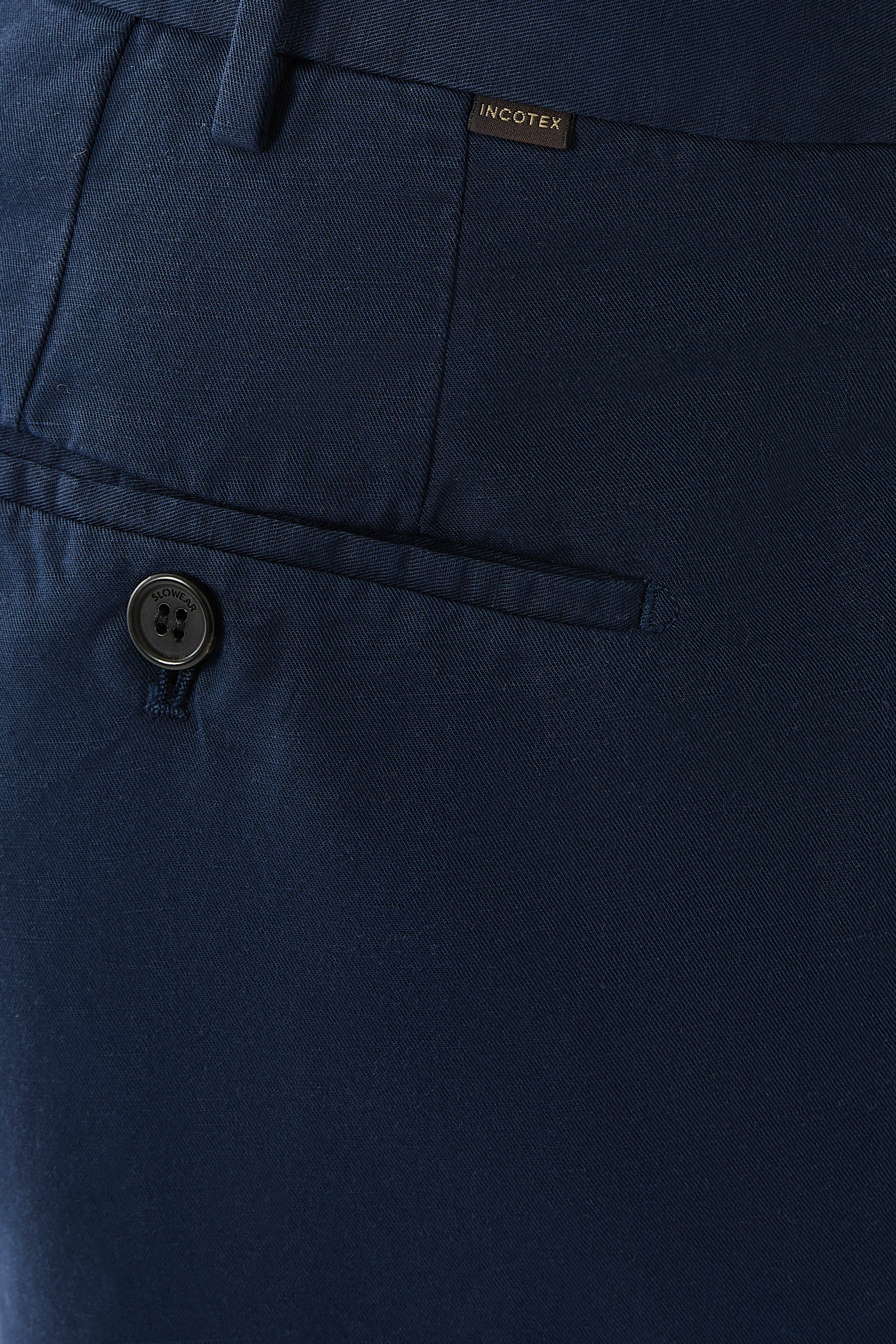 بنطال بطيات