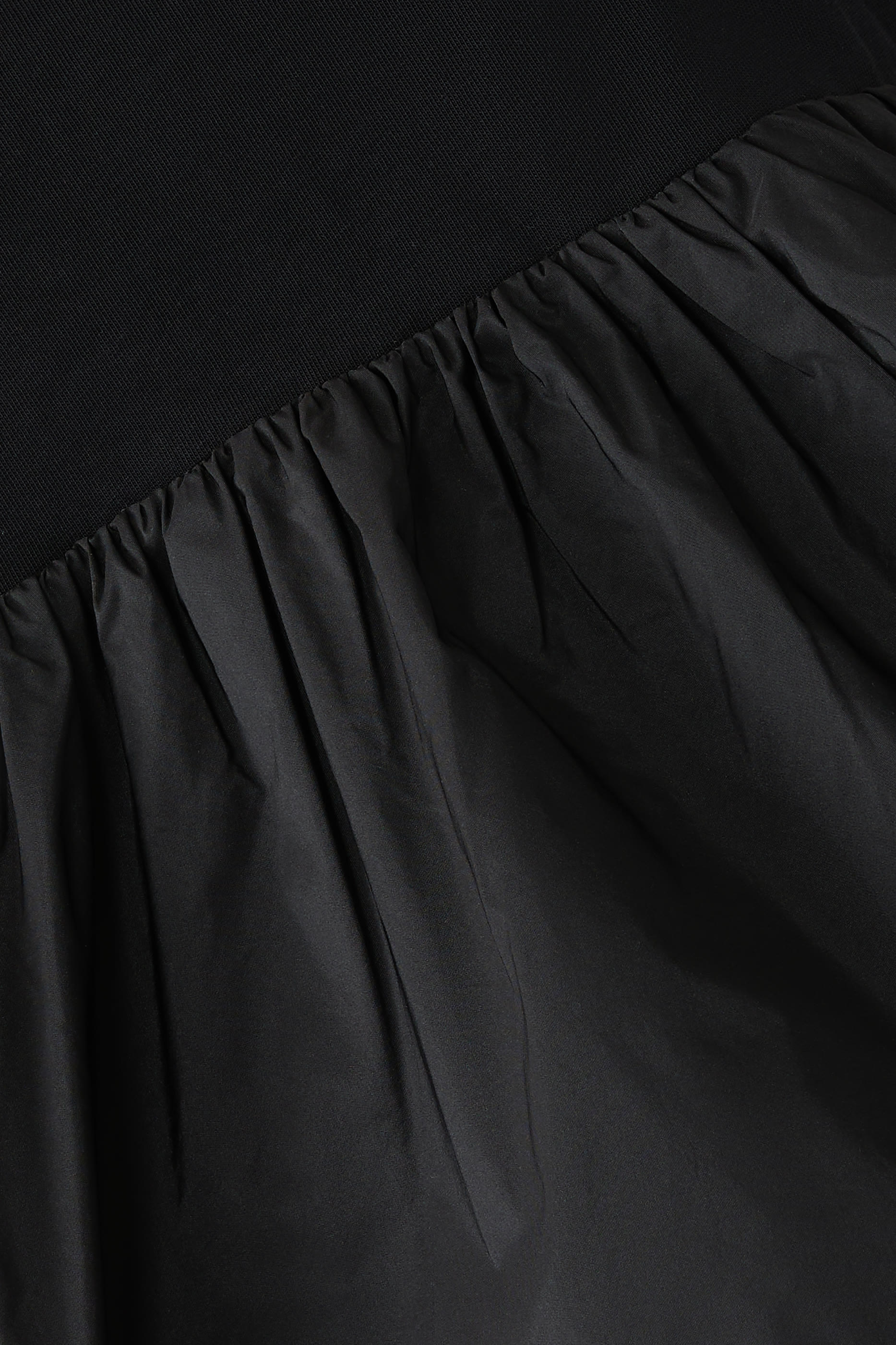 تيشيرت بحافة كشكش