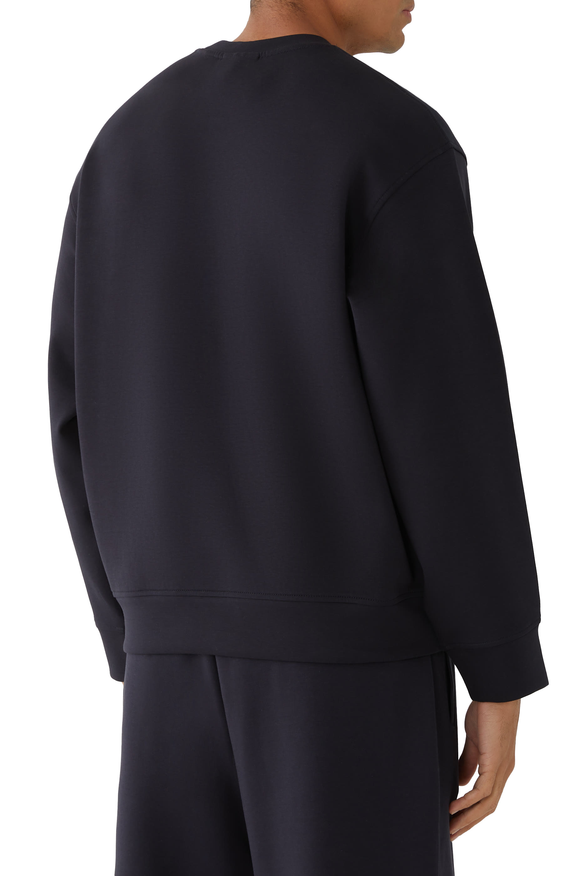 سويت شيرت مطرز بشعار الماركة