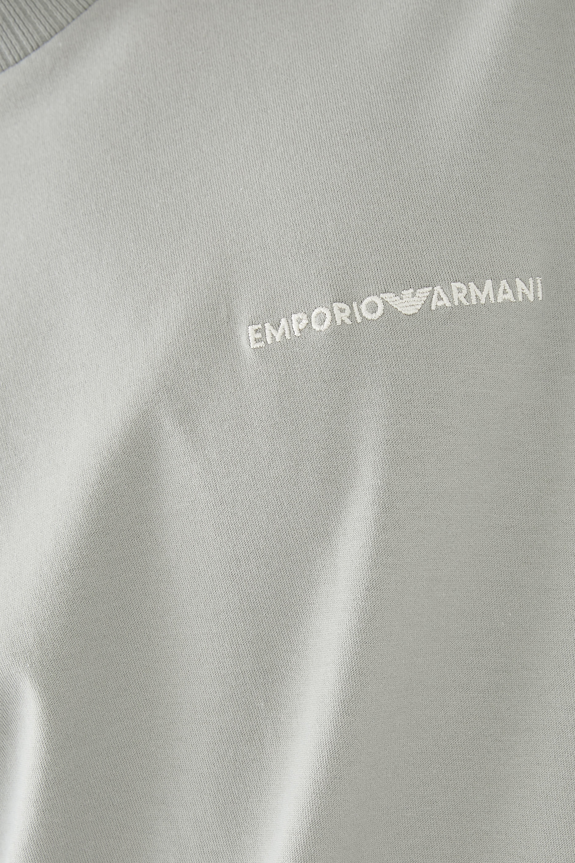 تيشيرت بشعار الماركة مضلع