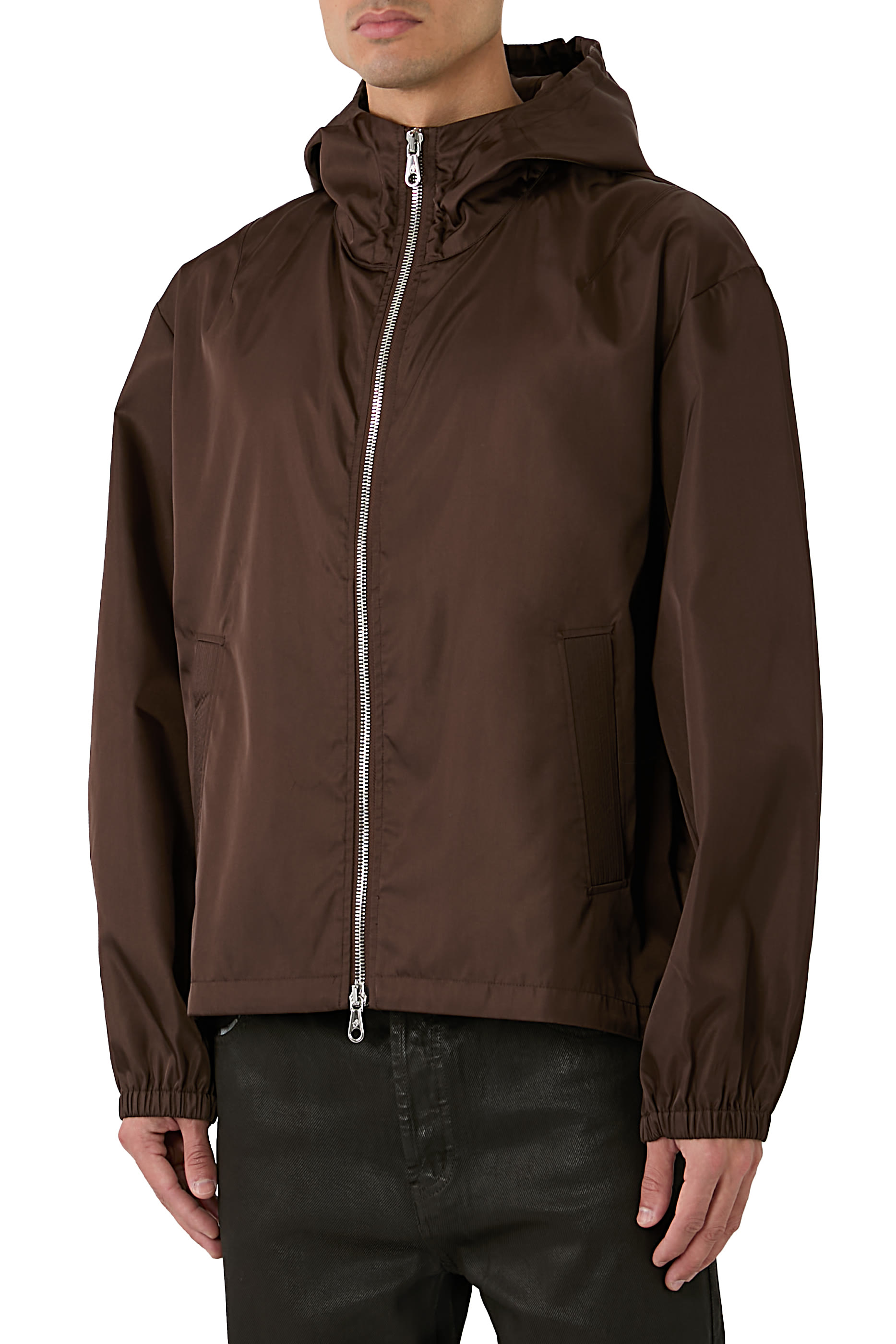 جاكيت بغطاء رأس نايلون مقاوم للرياح