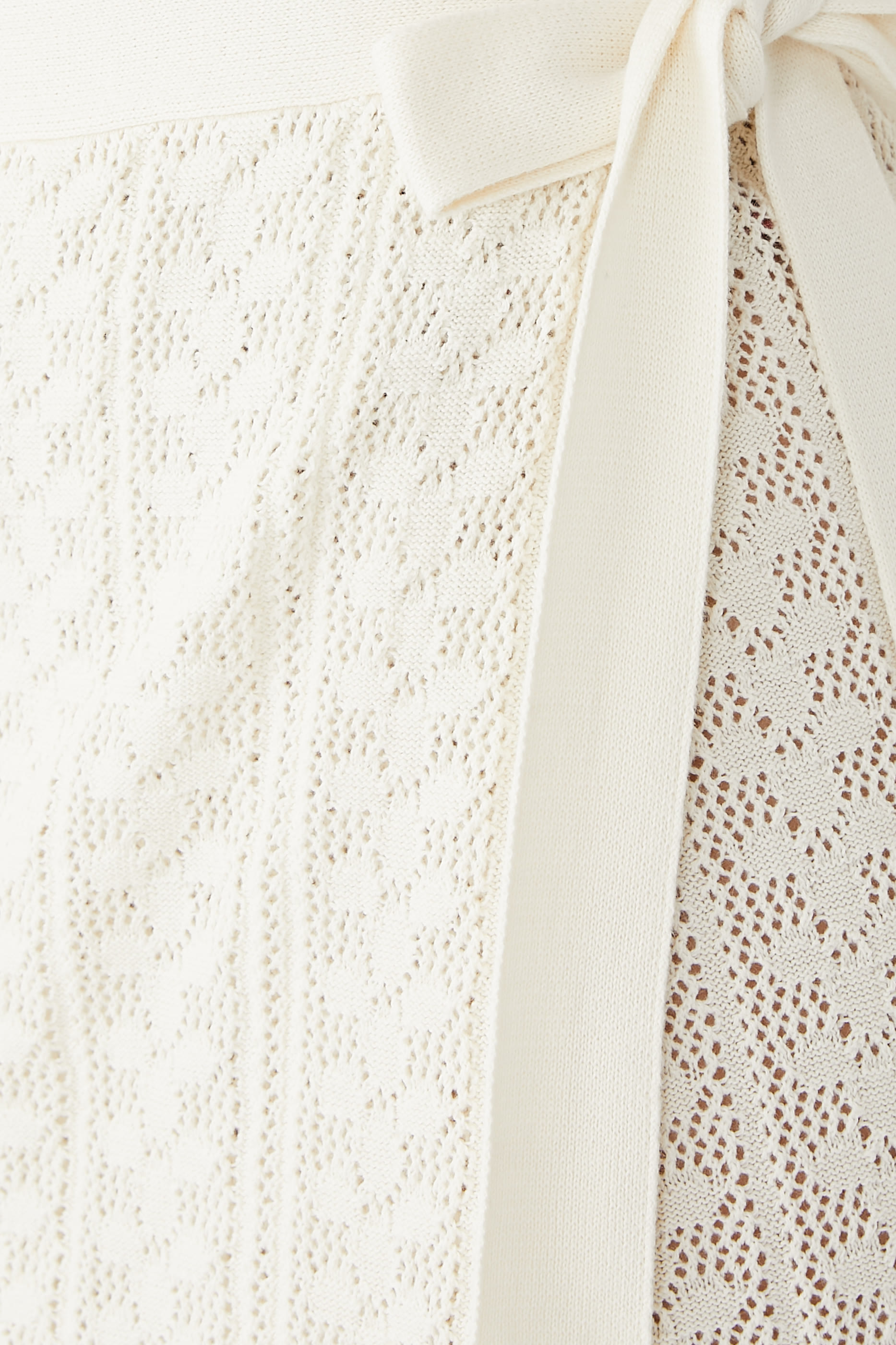 تنورة نسيج كروشيه بنقشة عشب بحري