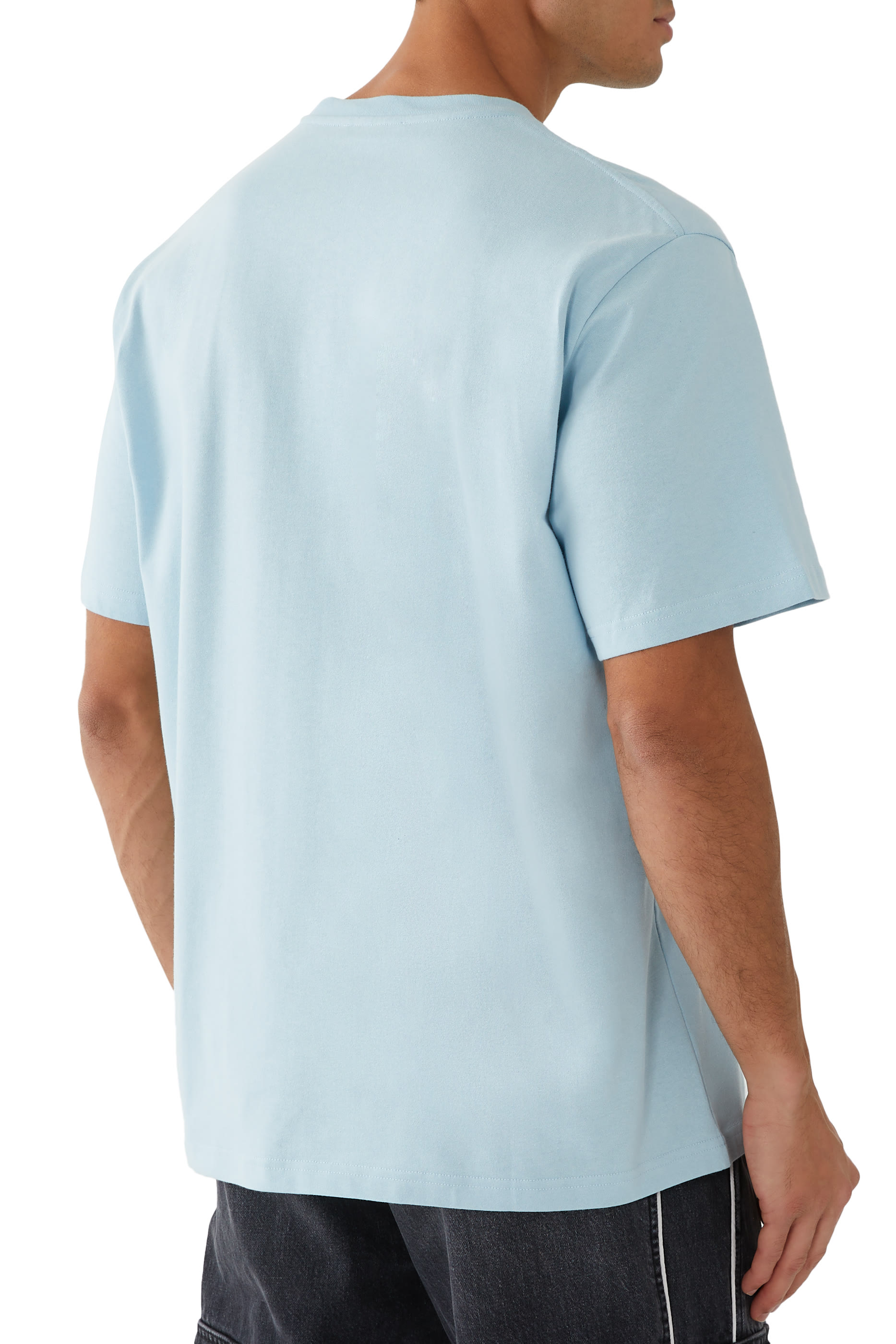 تيشيرت بتطريز شعار الماركة