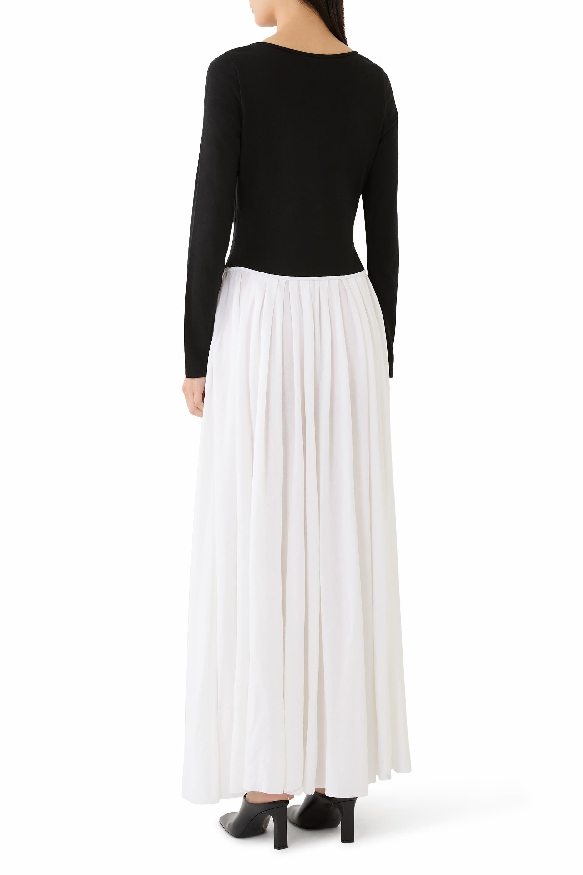 فستان كارلوتا