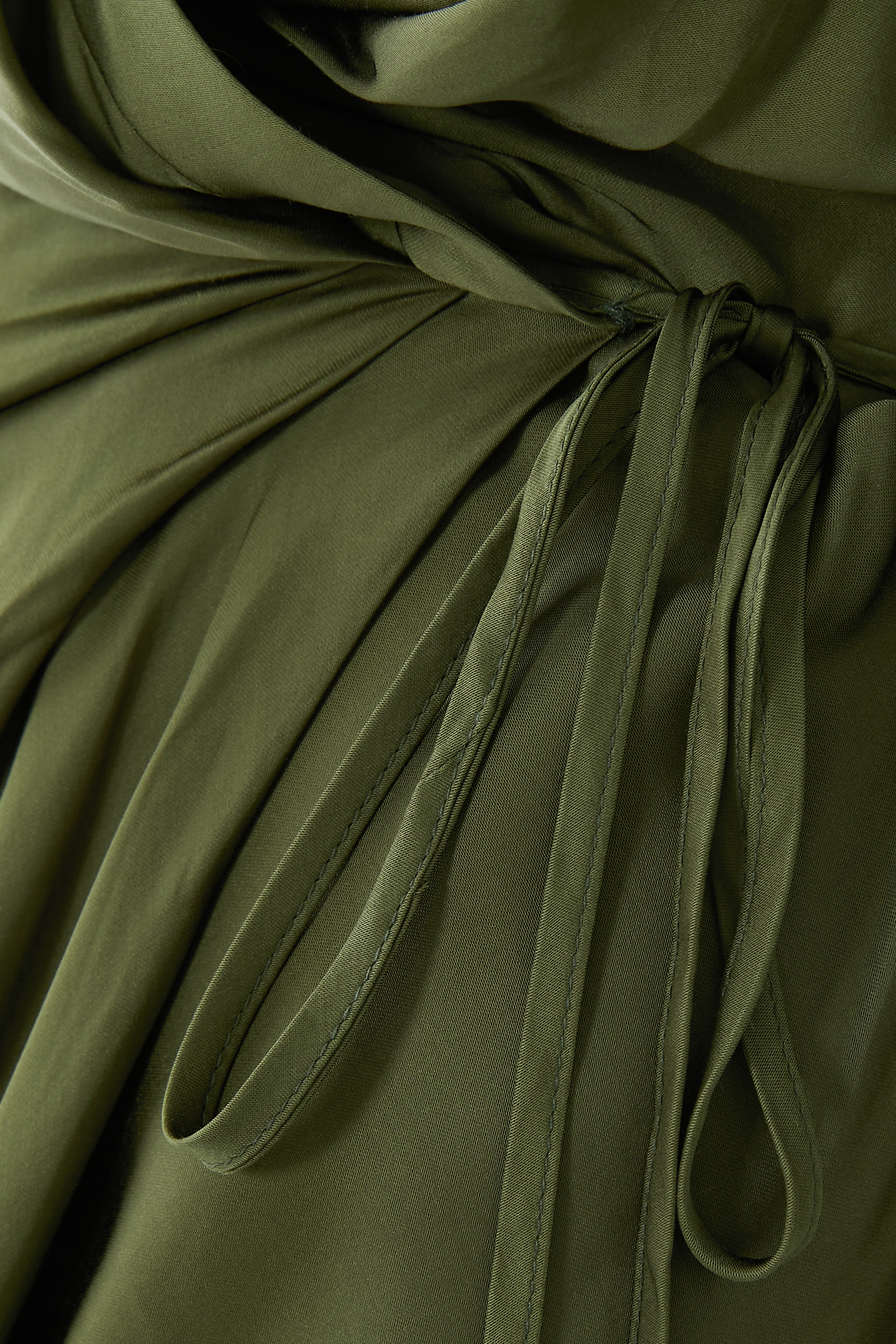 فستان شاي طويل درابيه بتصميم قميص