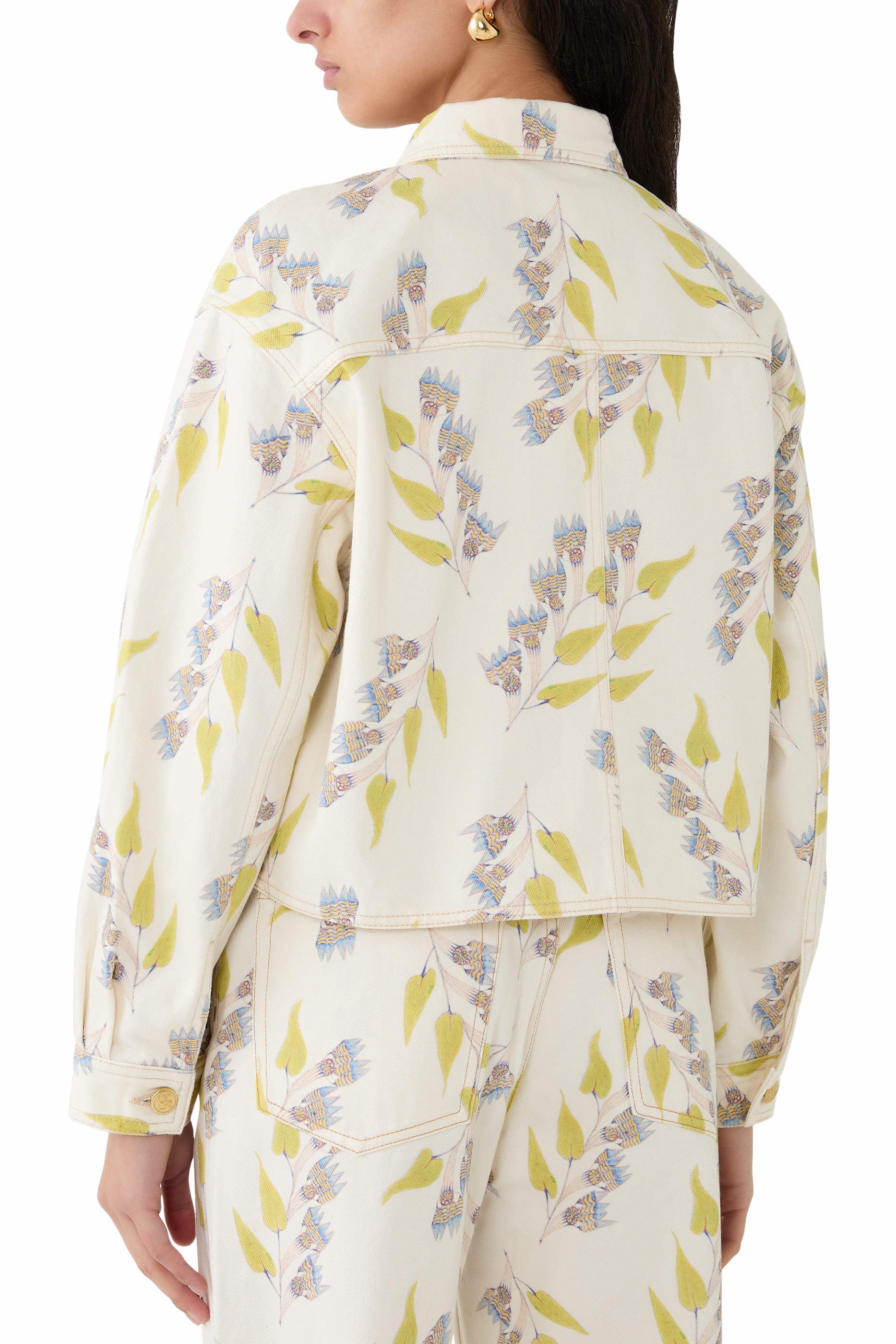 جاكيت بوبي قصير