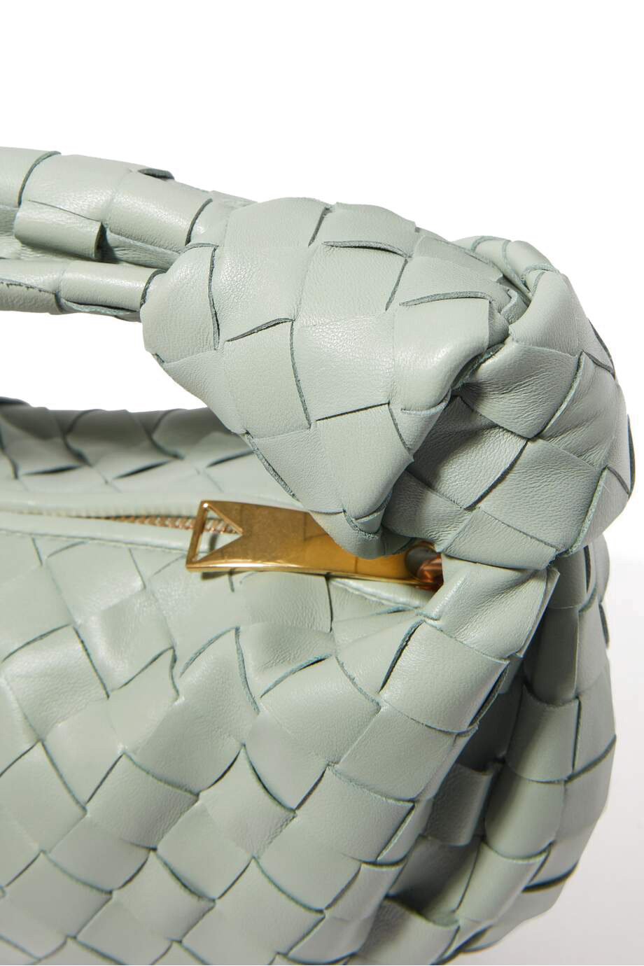 حقيبة جودي صغيرة بيد علوية بتصميم مجدول