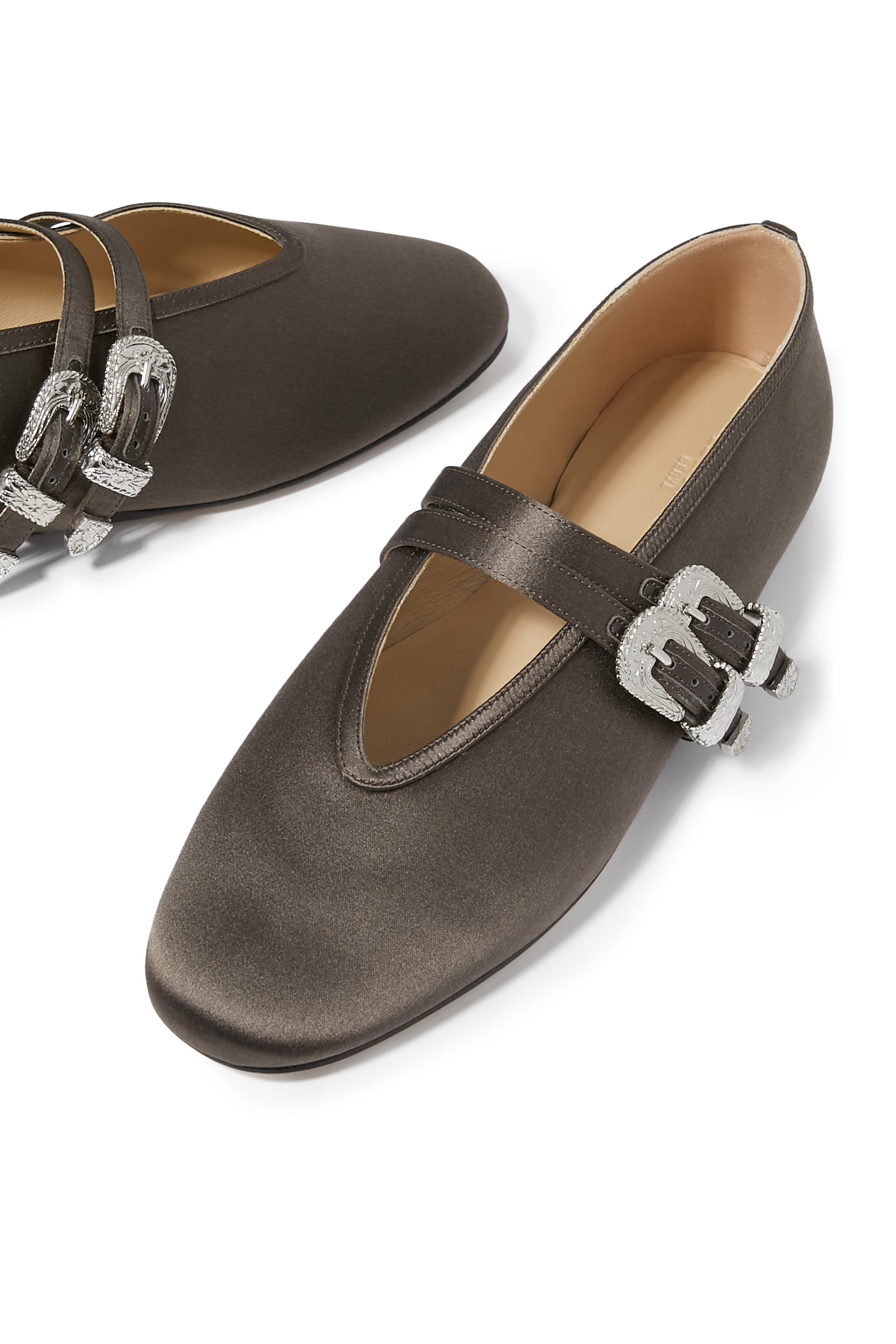 حذاء كلوديا سهل الارتداء