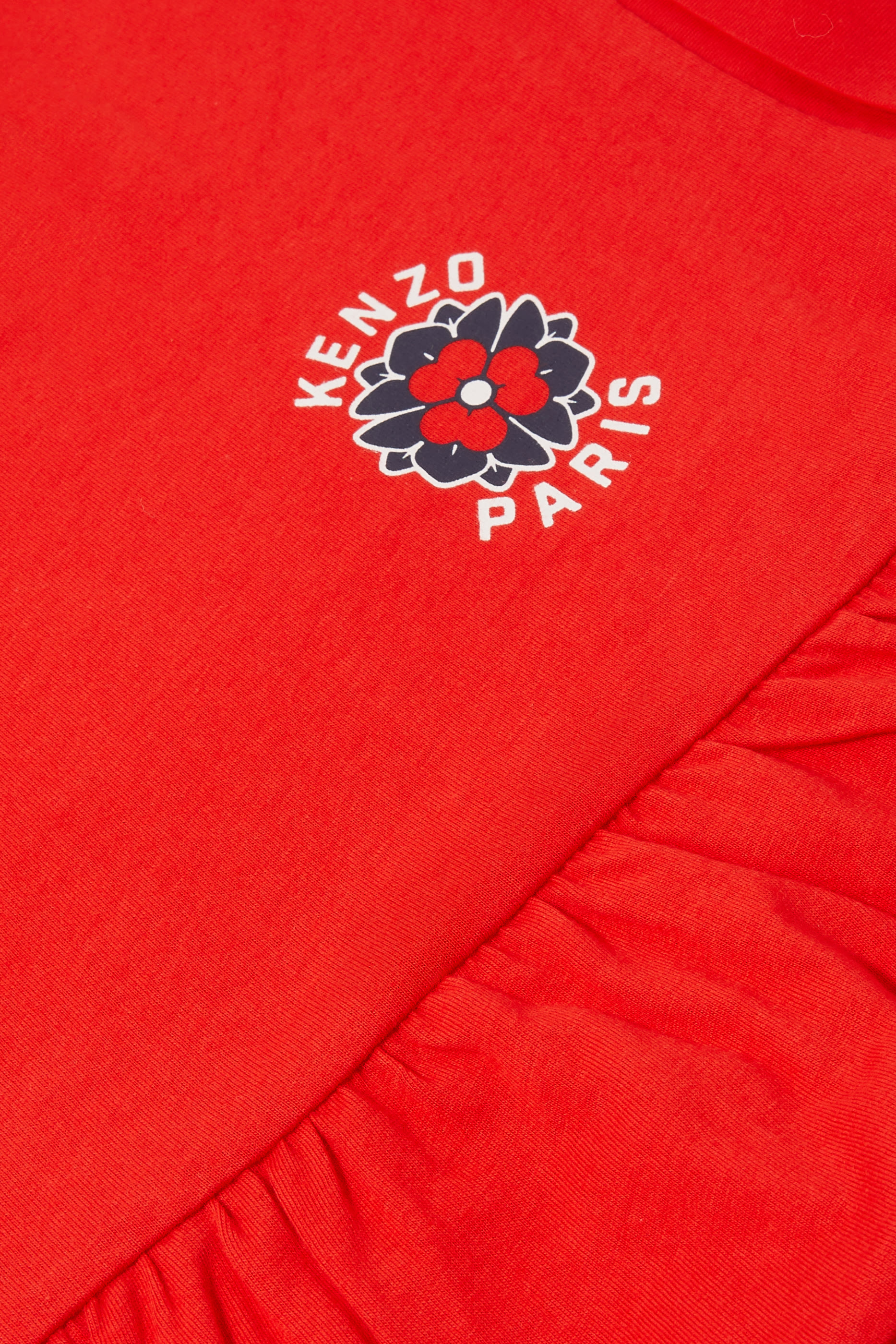 فستان بنقشة شعار الماركة للأطفال