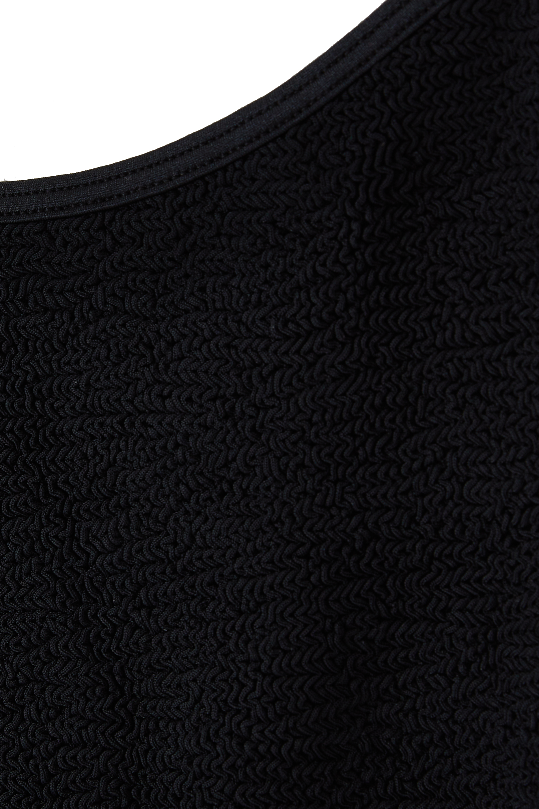 بدلة سباحة باميلا بتصميم قطعة واحدة