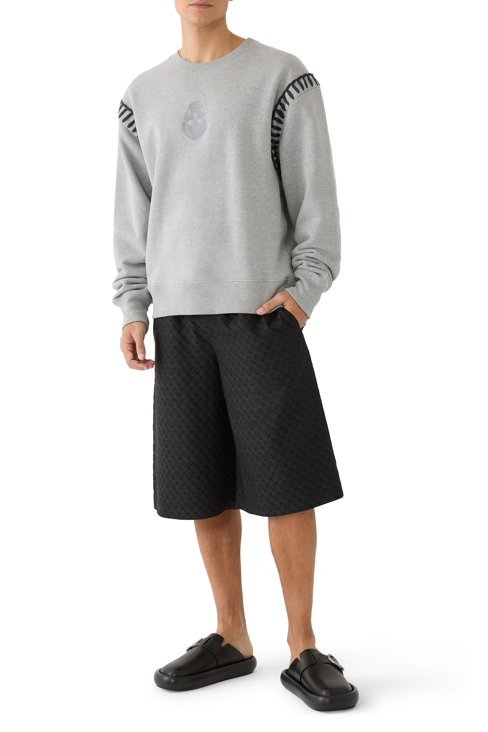 سويت شيرت بنقشة جمجمة