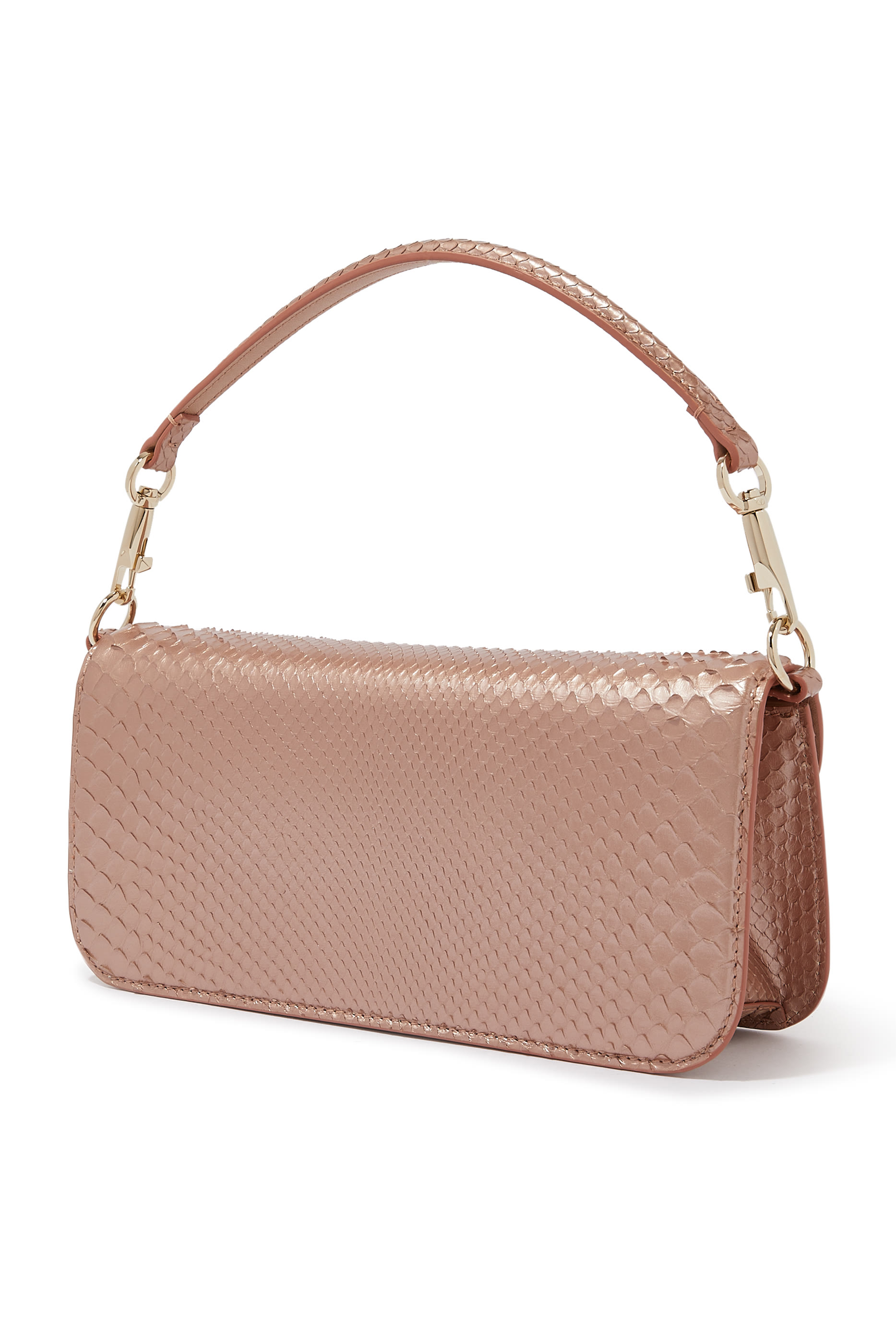 كلاتش فالنتينو غارافاني بشعار الماركة وسلسلة بتصميم حصري  للشرق الأوسط