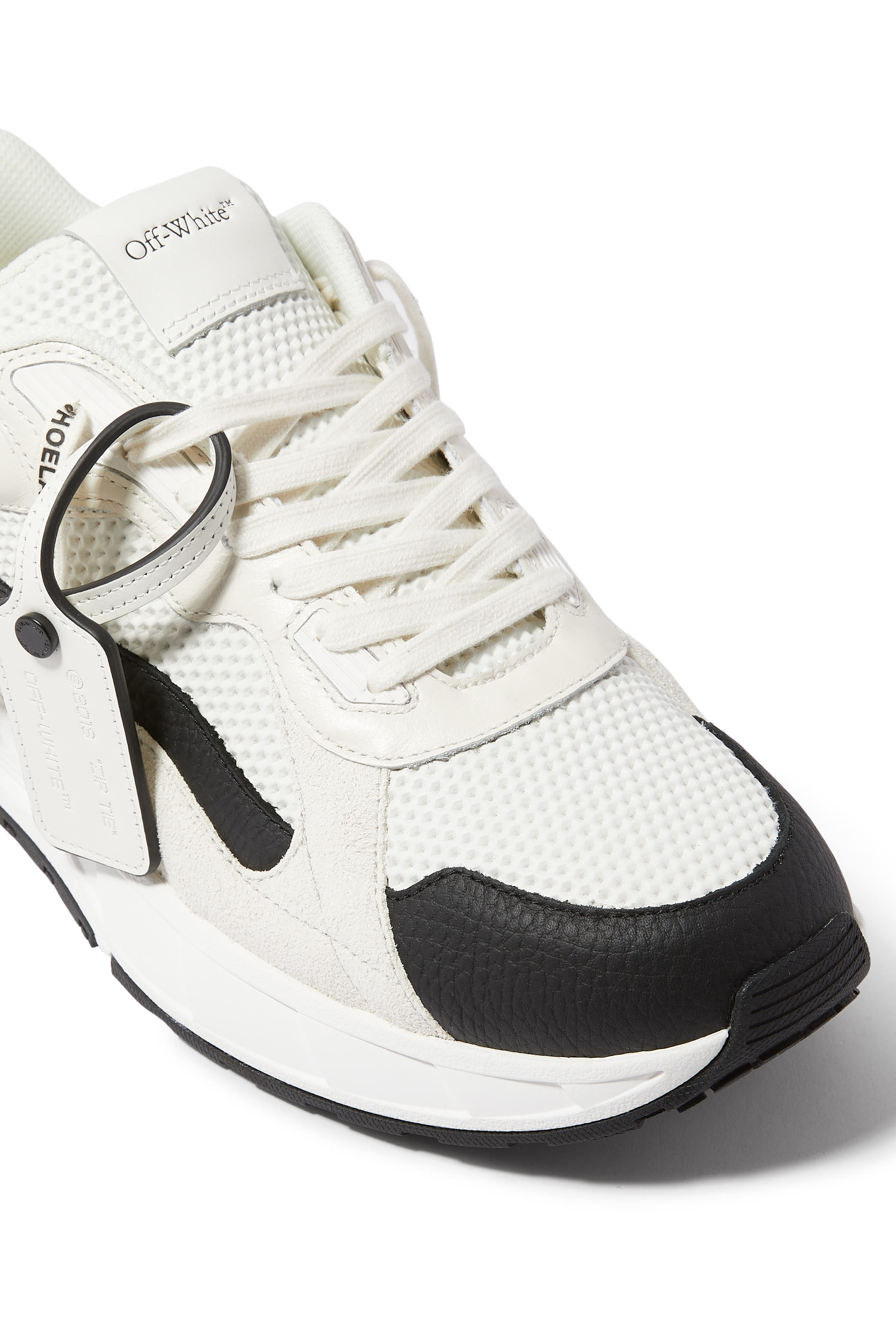 سنيكرز كيك أوف