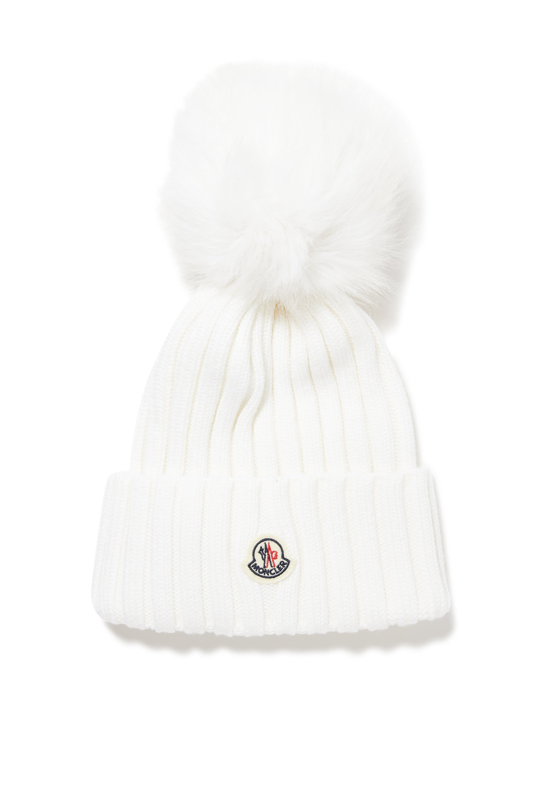 قبعة بشعار الماركة