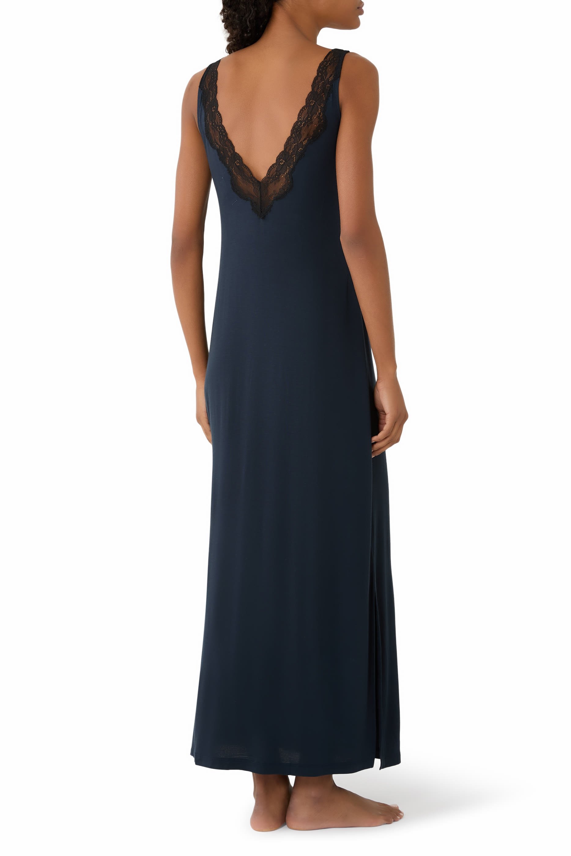  فستان نوم طويل بتفاصيل دانتيل جيرسيه