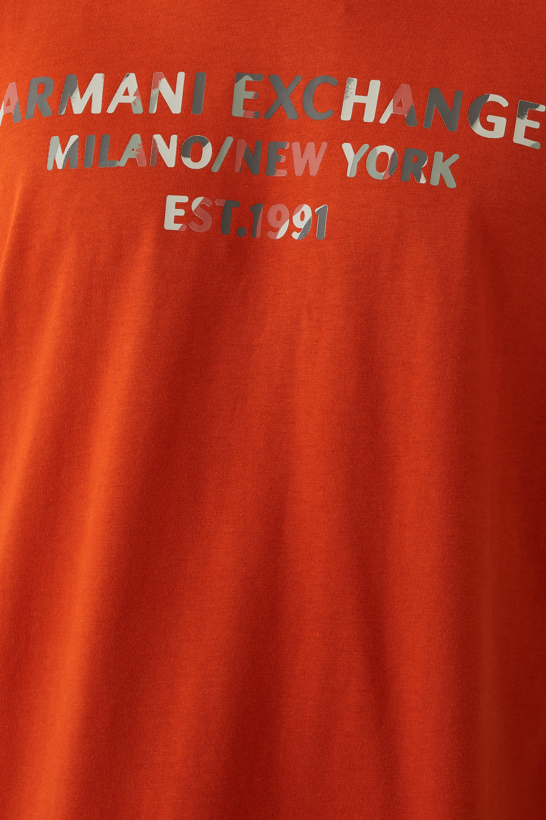 تيشيرت ايه اس في بشعار الماركة بتصميم مموه قطن