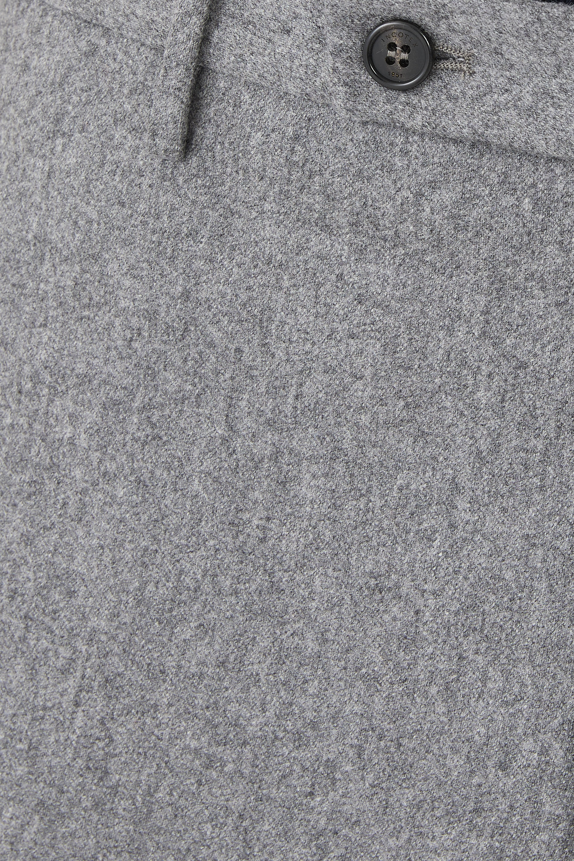 بنطال بقصة ساق مستقيمة