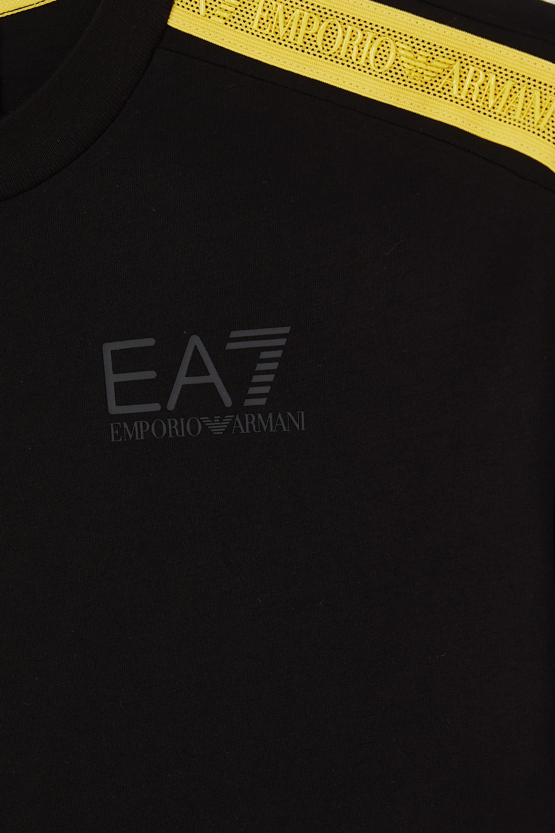 تيشيرت للأطفال بشريط شعار الماركة