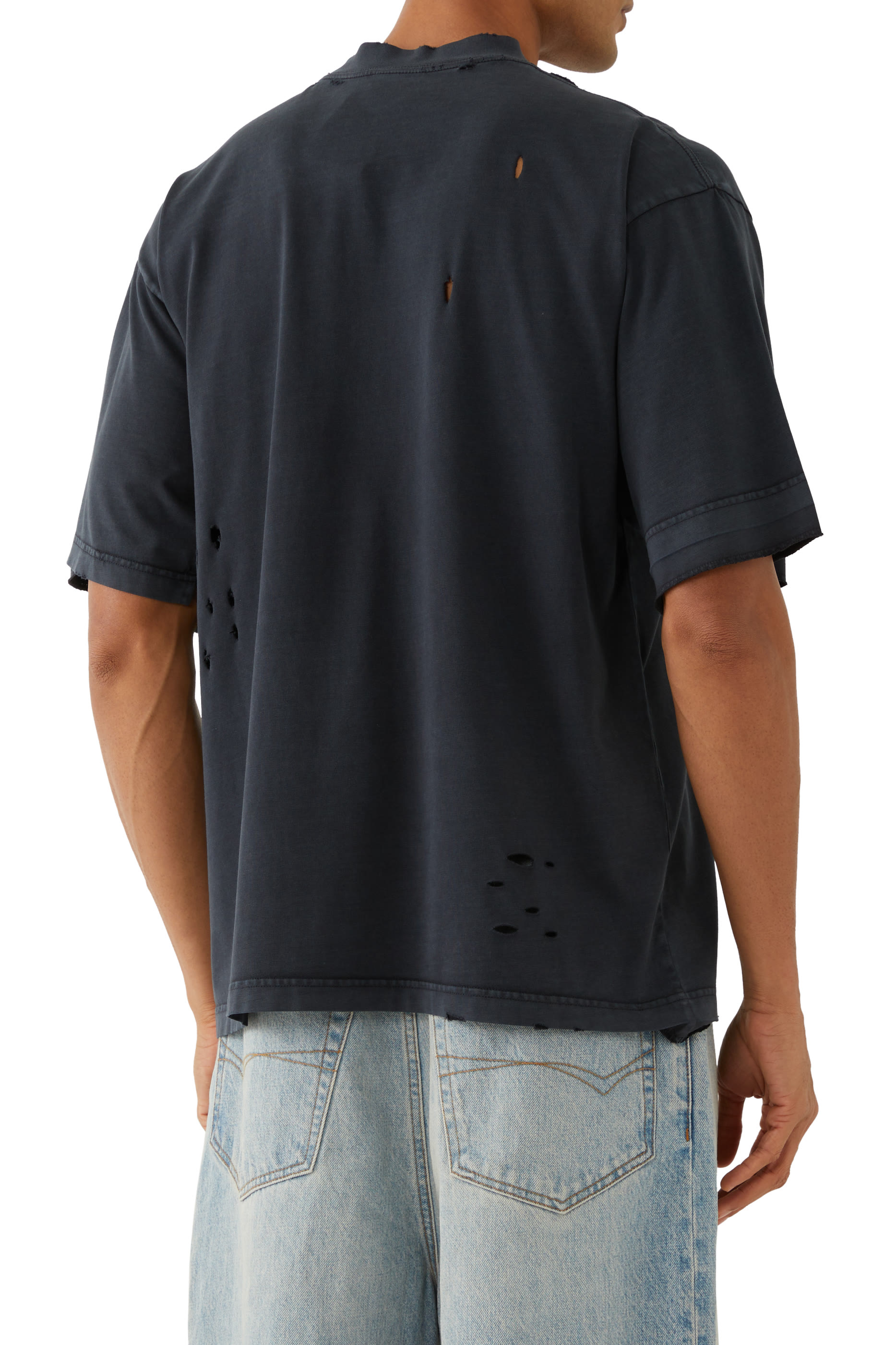 تيشيرت بطبعة شعار الماركة