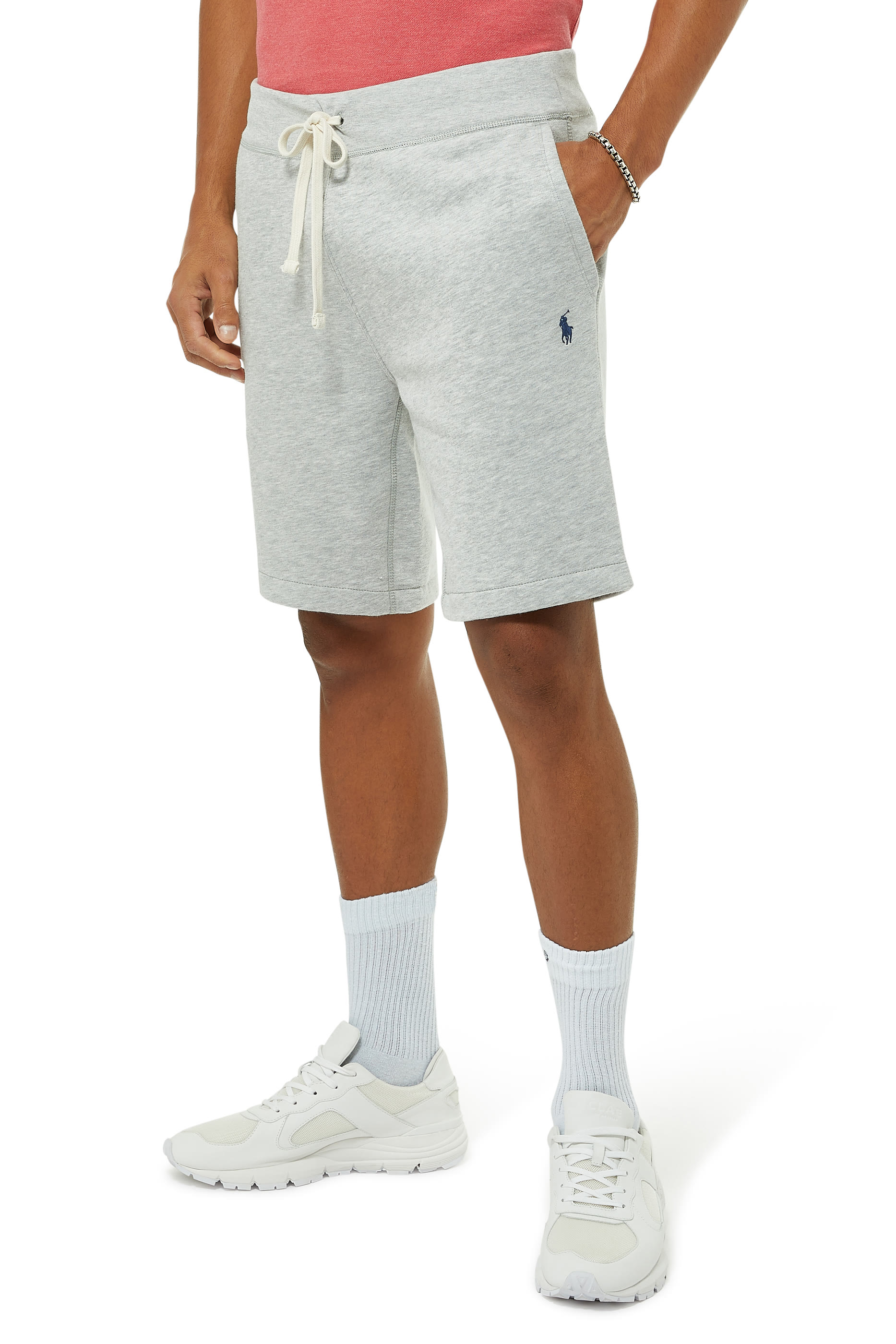 شورت مطرز بشعار الماركة