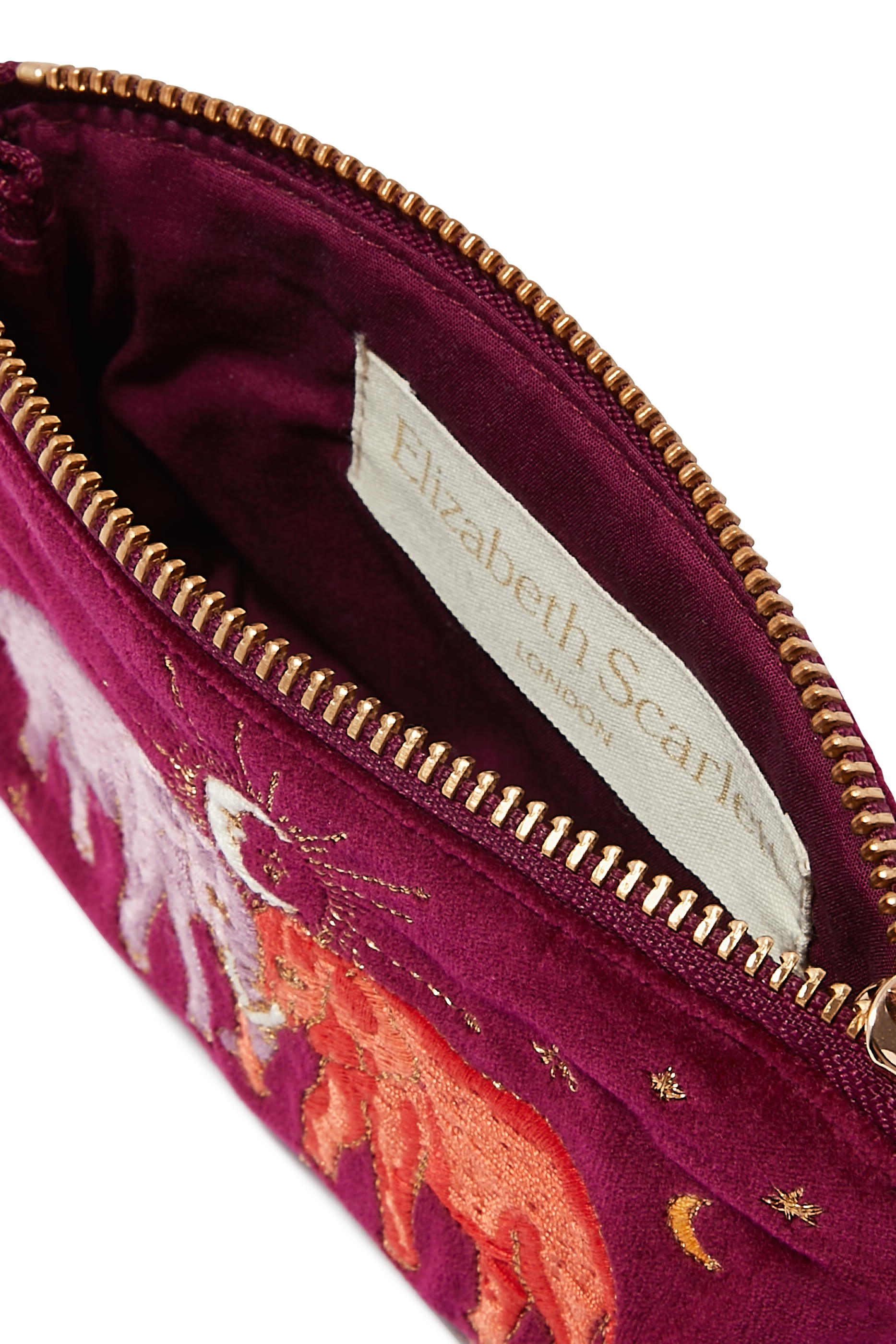 محفظة إنشانتيد بتطريزات فيلة