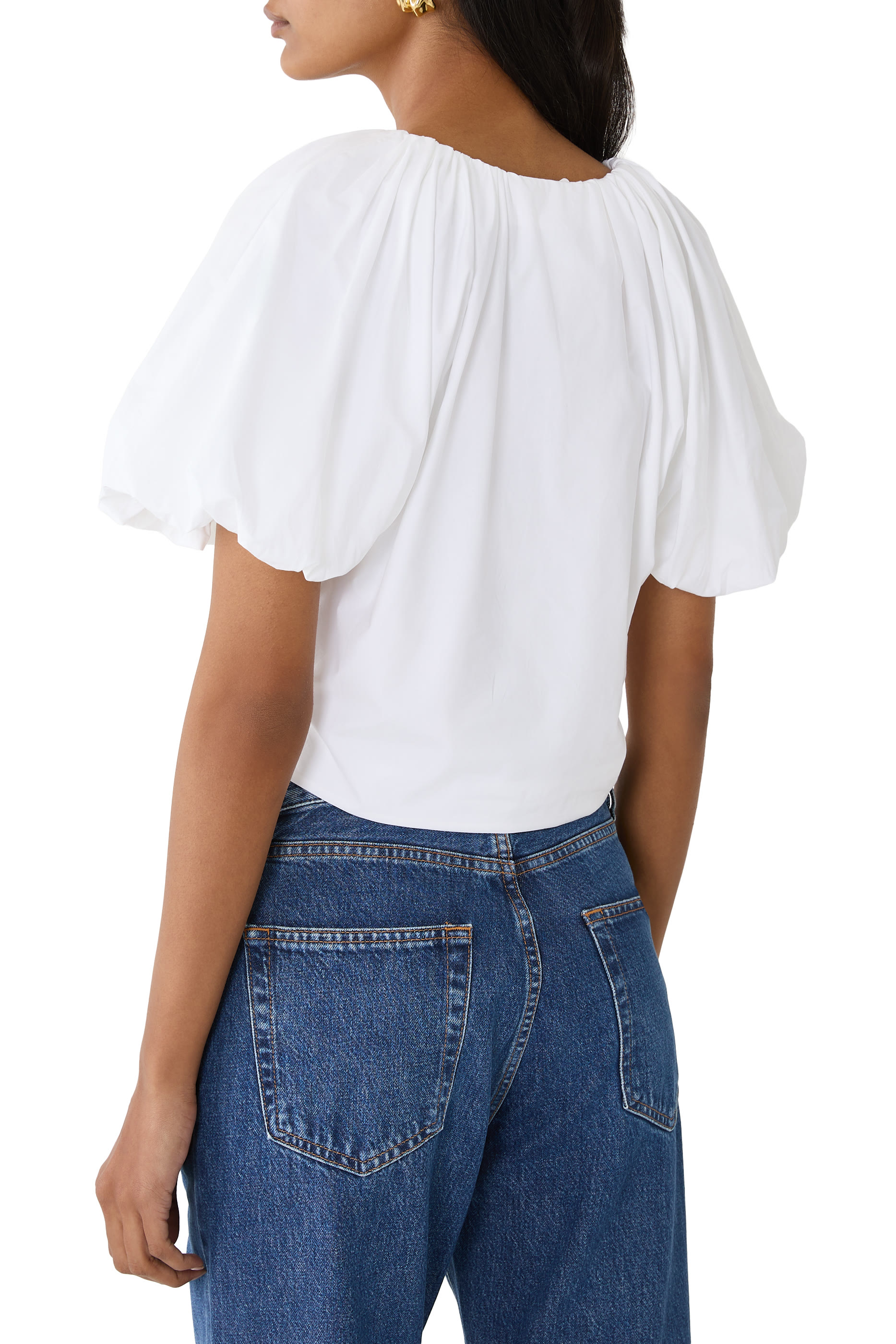 بلوزة بأكمام منفوخة