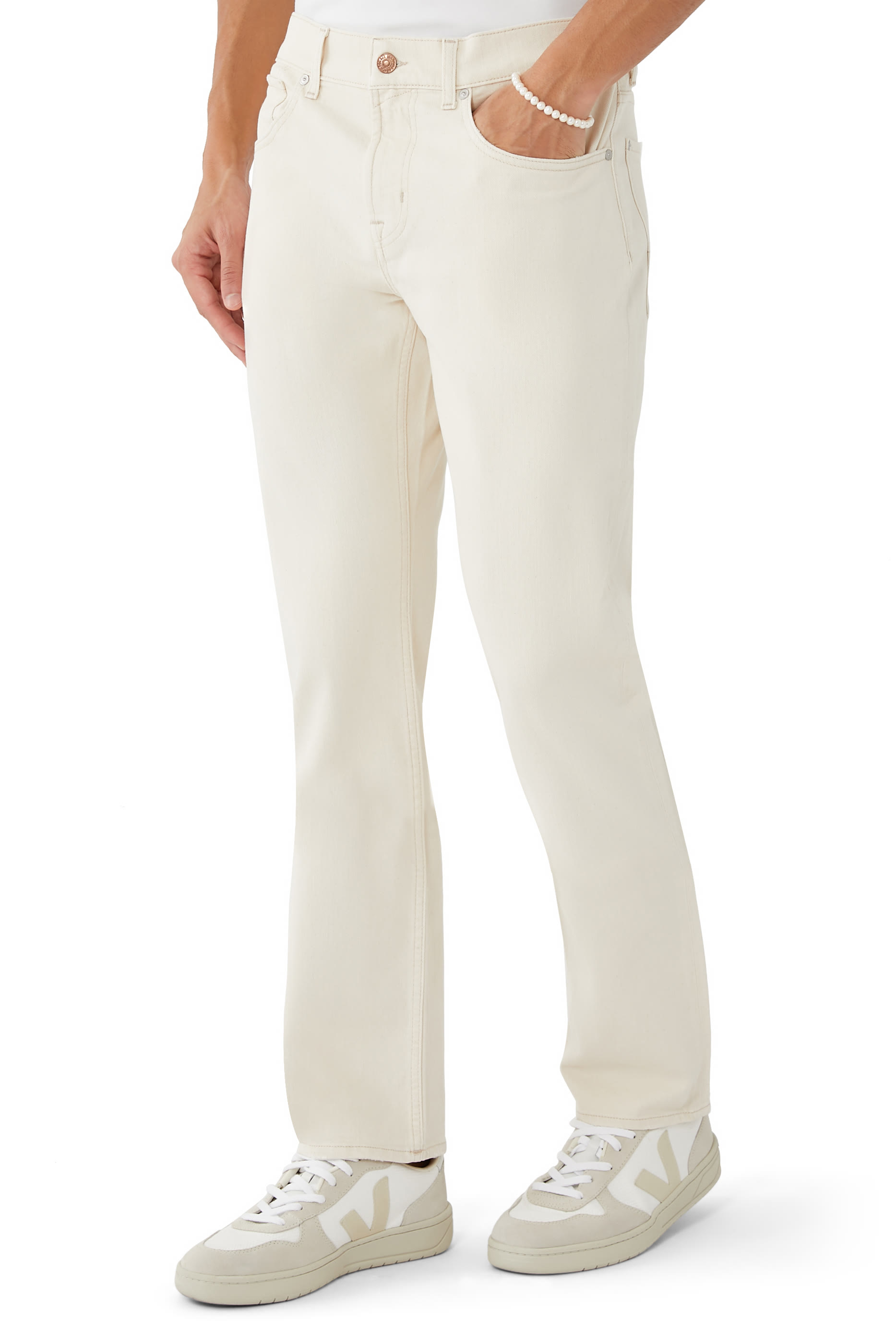 بنطال جينز بقصة ساق مستقيمة