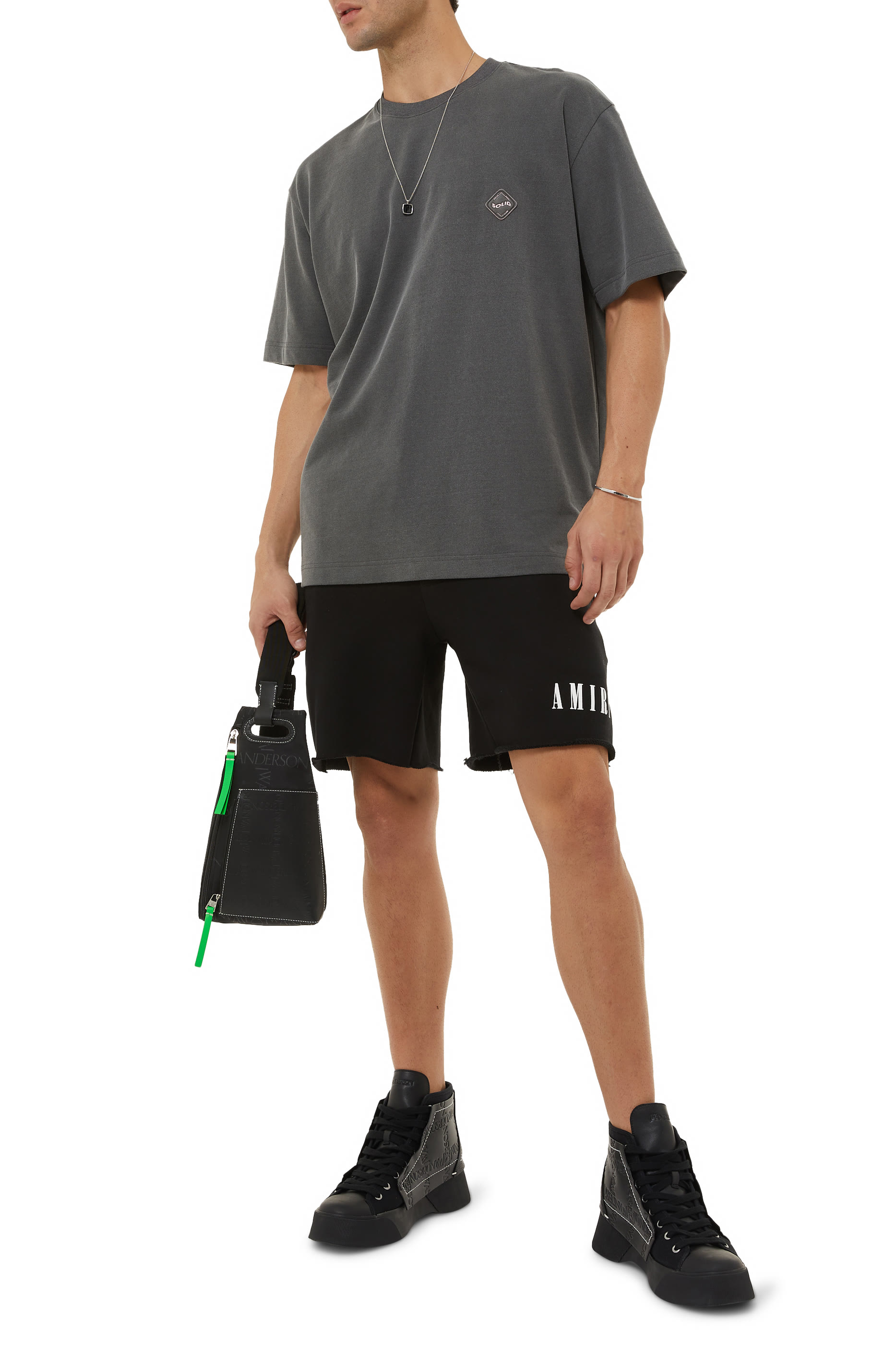 شورت رياضي بشعار الماركة